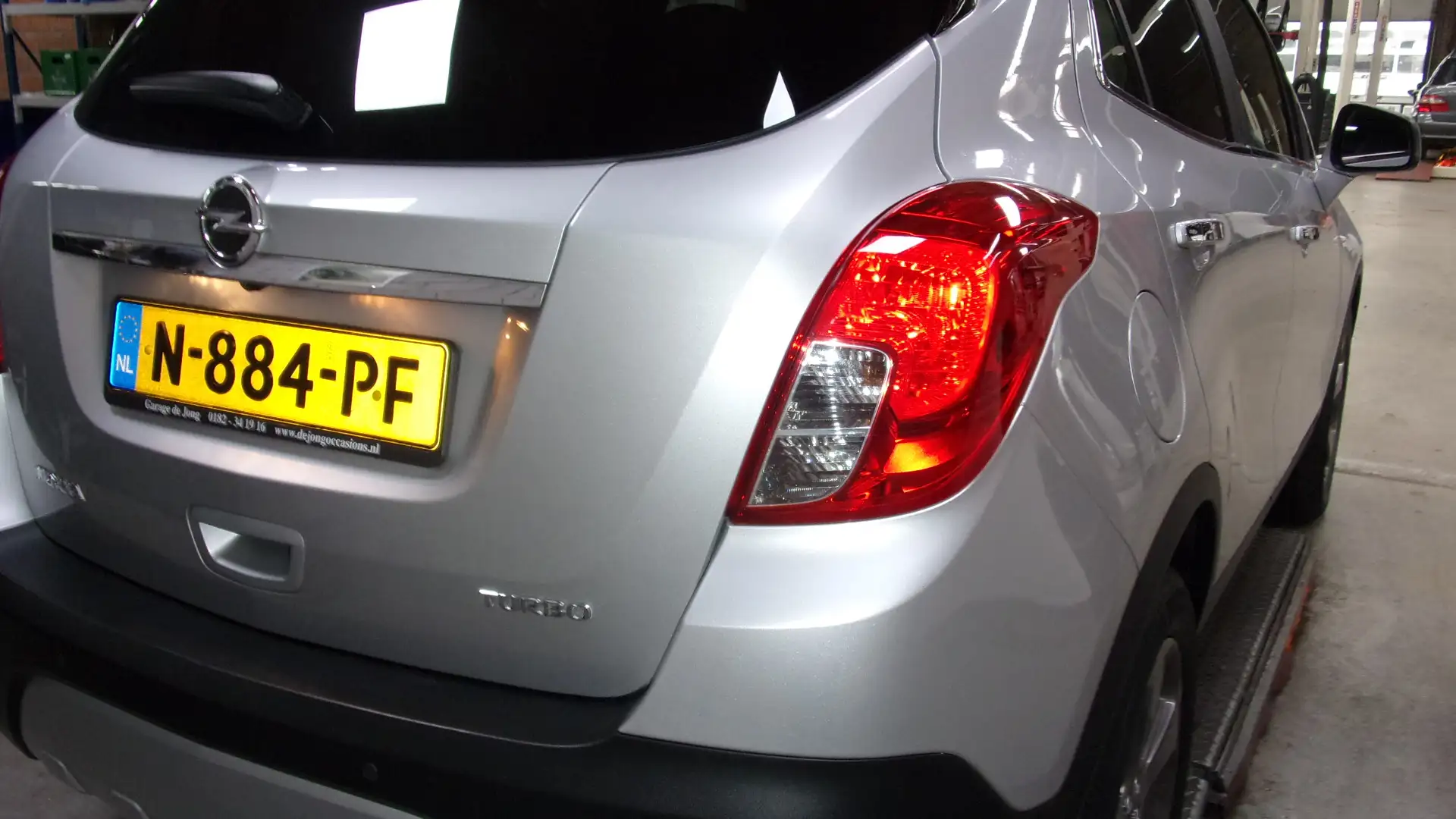 Opel Mokka 1.4 Turbo 140PK AUT Edition Grau - 2