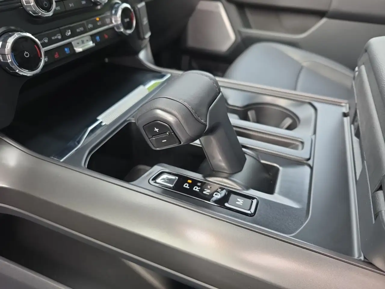 Ford F 150 V8 Black Edition Lariat MJ 2025 deutsche Ausführun 9