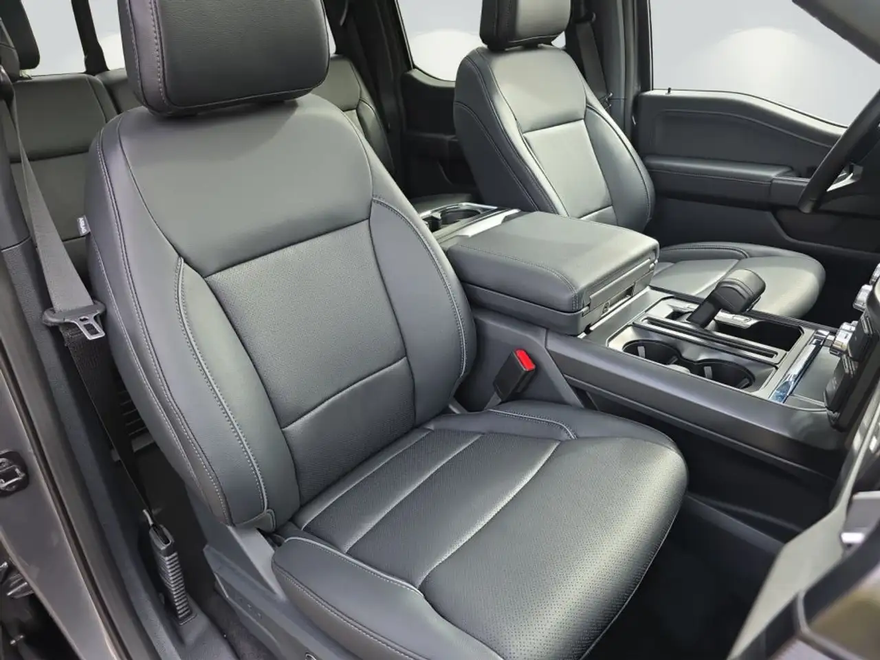 Ford F 150 V8 Black Edition Lariat MJ 2025 deutsche Ausführun 12