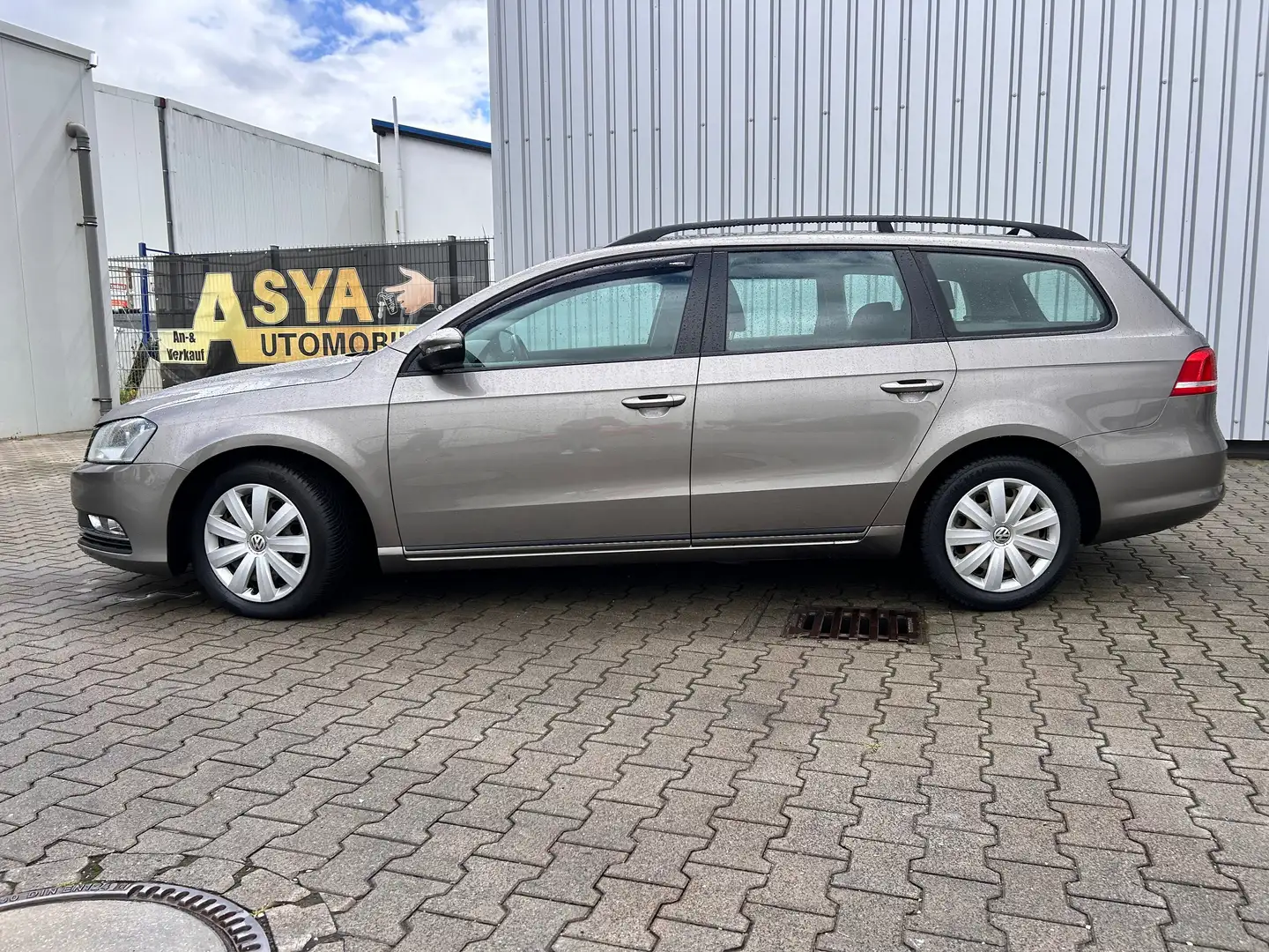 Volkswagen Passat Variant 2.0 TDI 4Motion BlueMotion Technol. Trendline Brun - 2