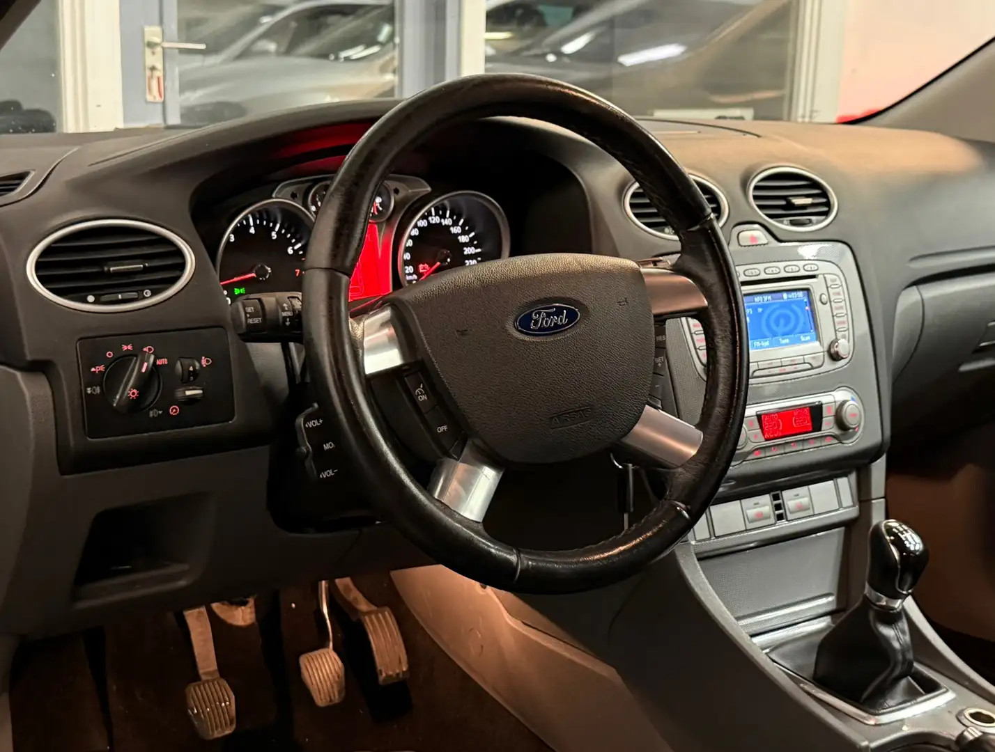 Ford Focus 1.6 Titanium|NweAPK|NAP|2eEig|Airco|Trekhaak|Bluet Zwart - 2