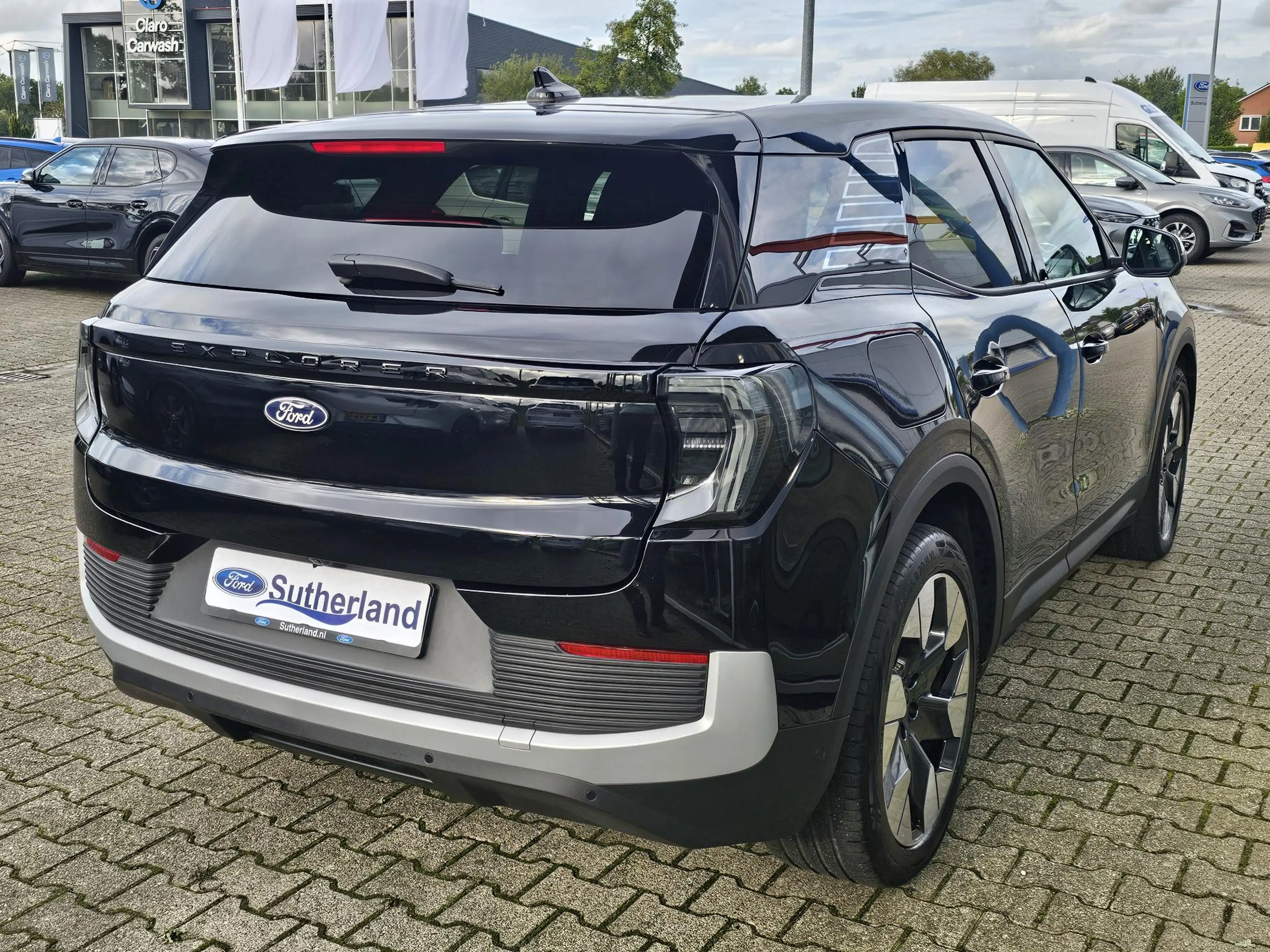 Ford Explorer Premium Extended Range AWD 77 kWh 340pk | Driver A — photo 5