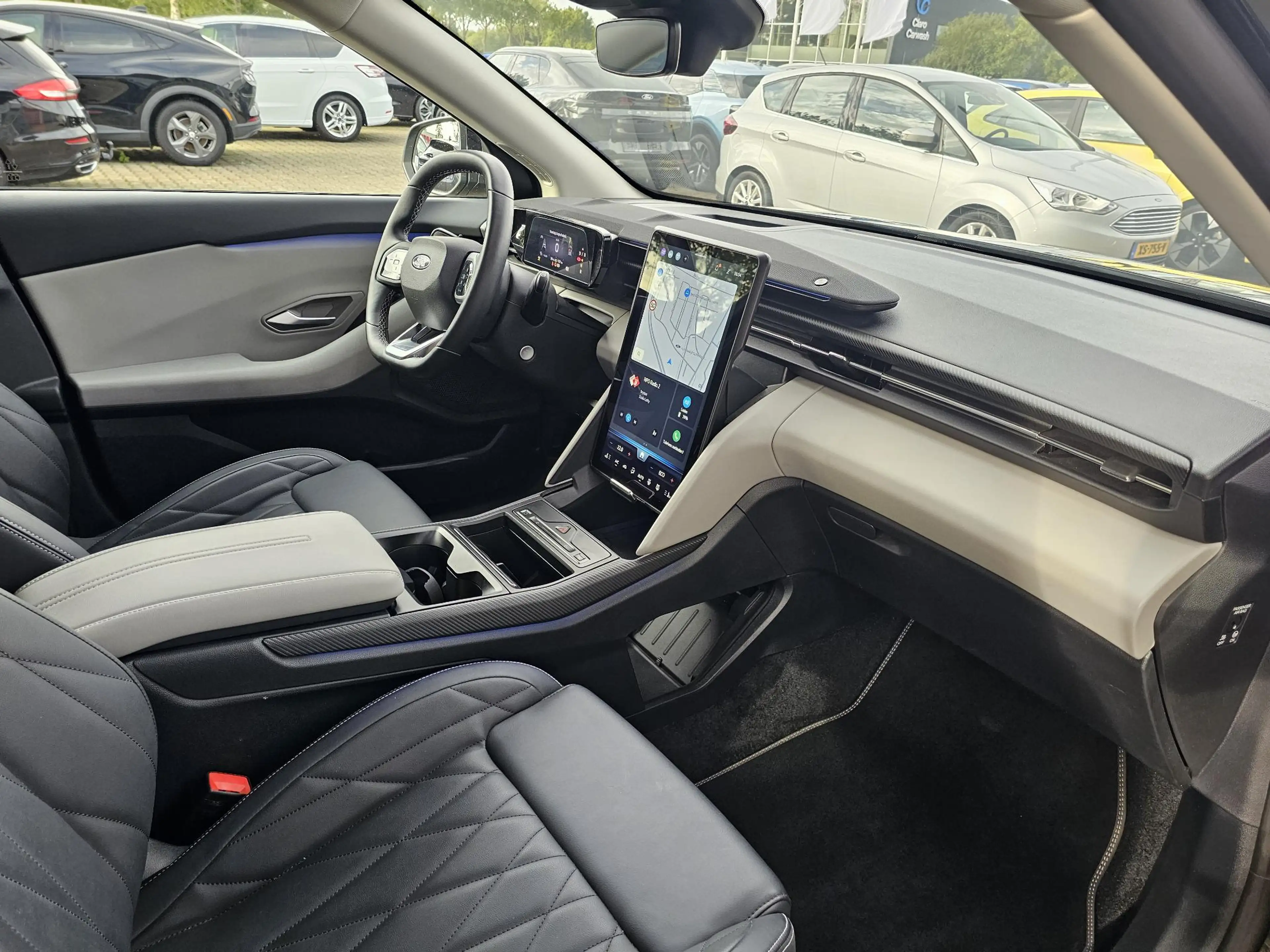 Ford Explorer Premium Extended Range AWD 77 kWh 340pk | Driver A — photo 8
