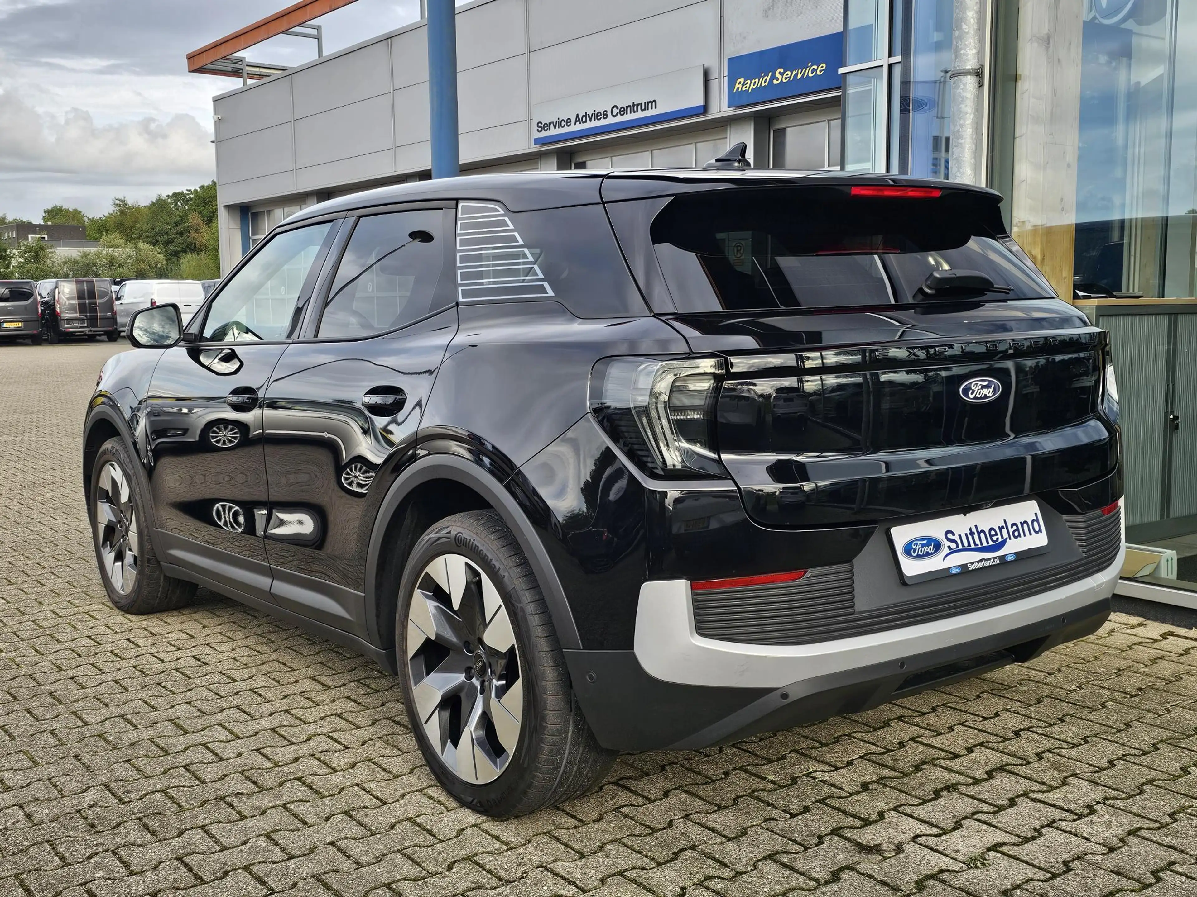 Ford Explorer Premium Extended Range AWD 77 kWh 340pk | Driver A — photo 3