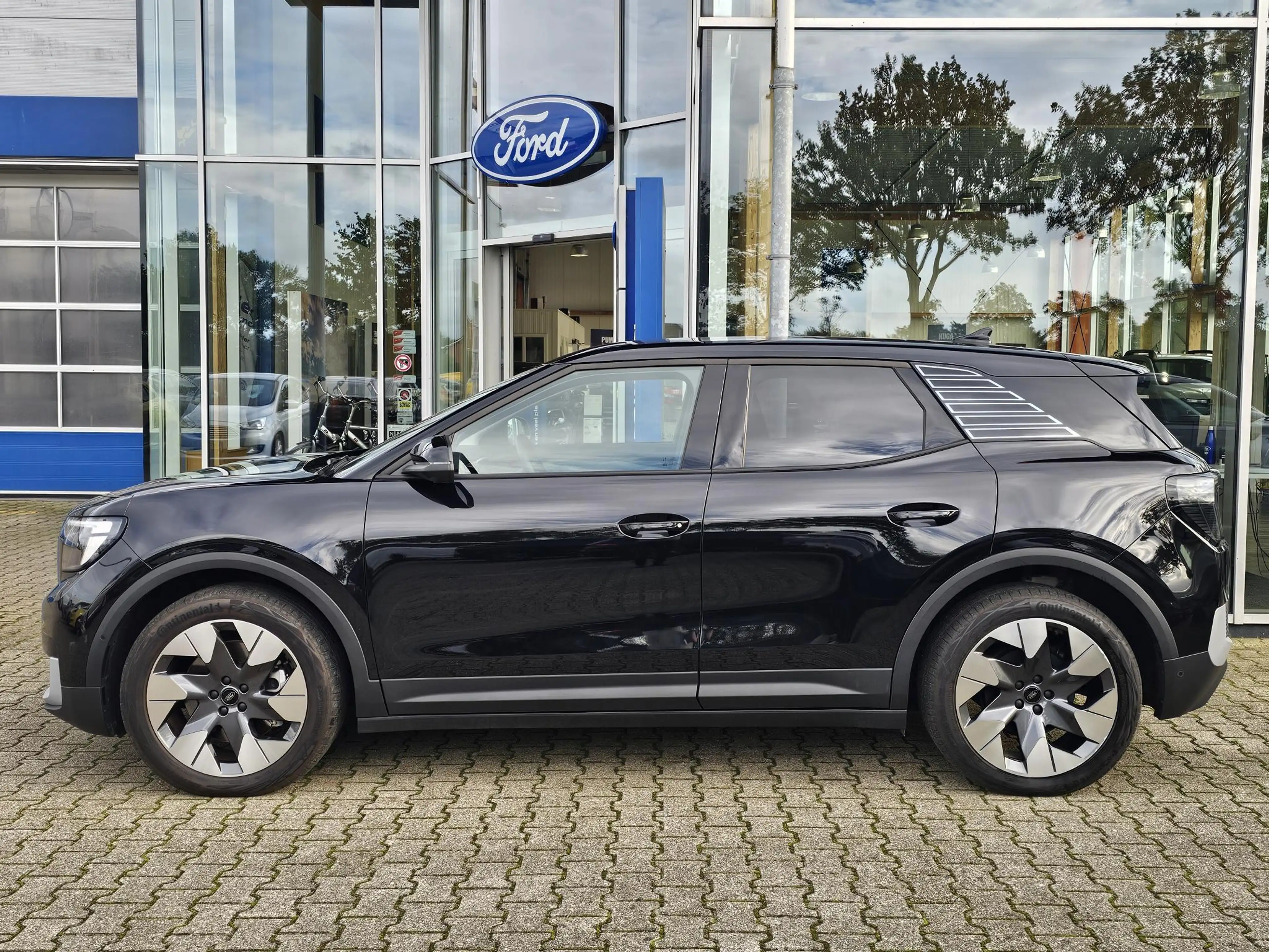 Ford Explorer Premium Extended Range AWD 77 kWh 340pk | Driver A — photo 2