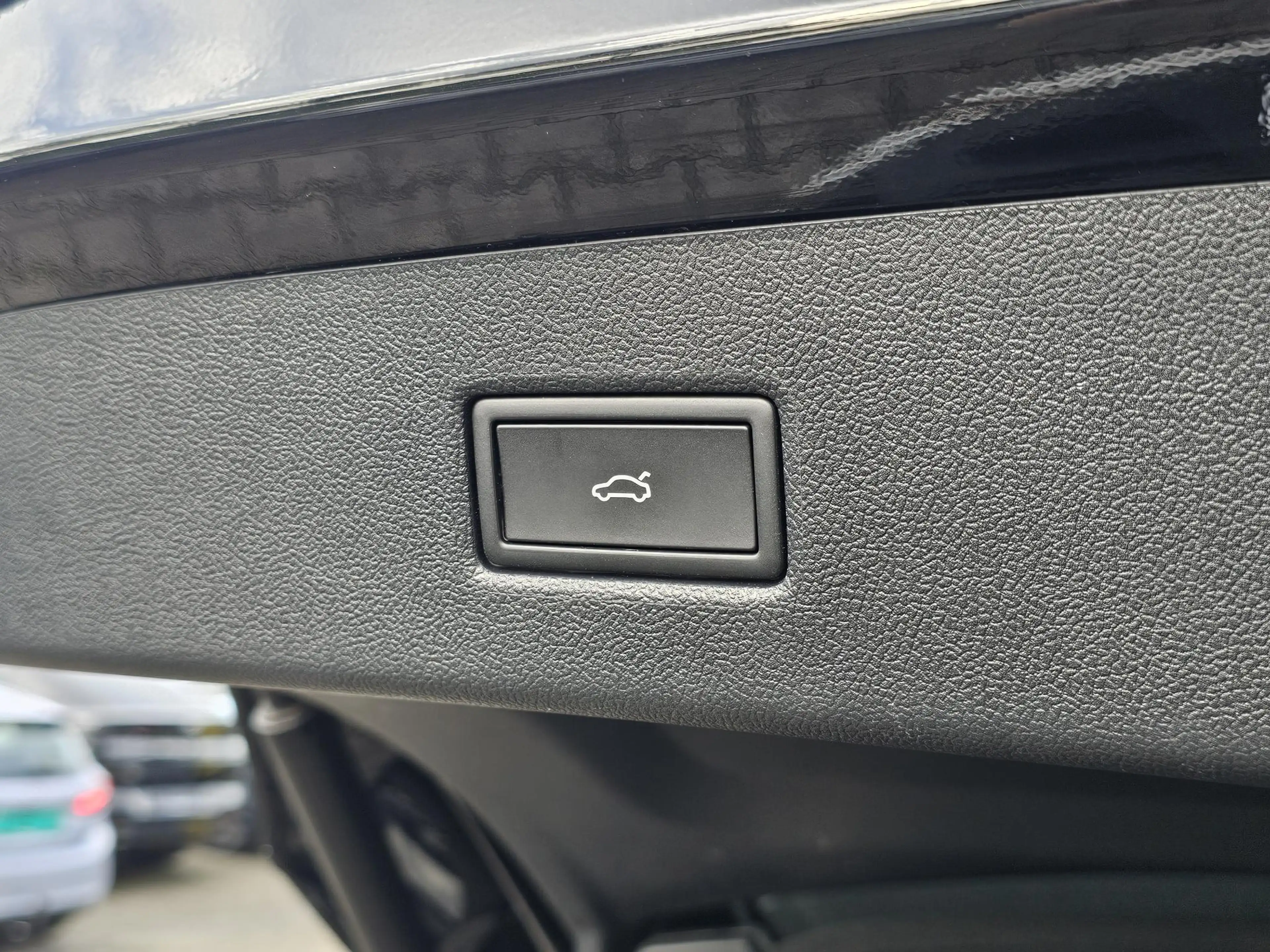 Ford Explorer Premium Extended Range AWD 77 kWh 340pk | Driver A — photo 12