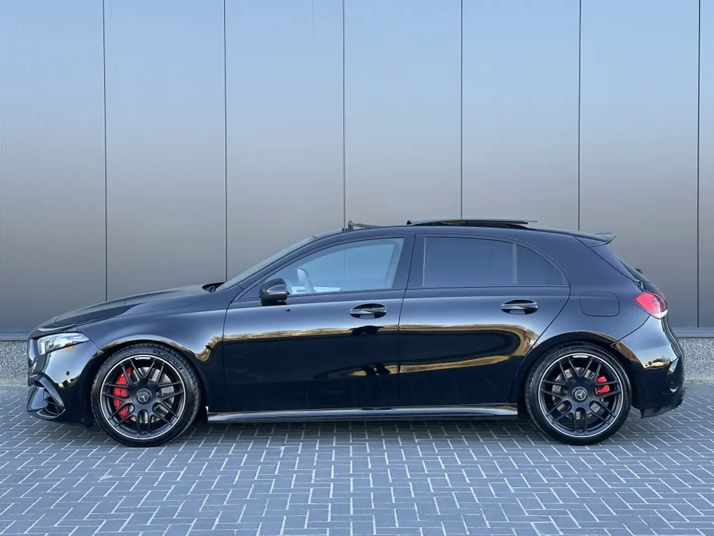Mercedes-Benz A 45 AMG S 4M+ Ed1 SCHAALSTOELEN PANO CAMERA NAVI CAMERA Zwart - 2