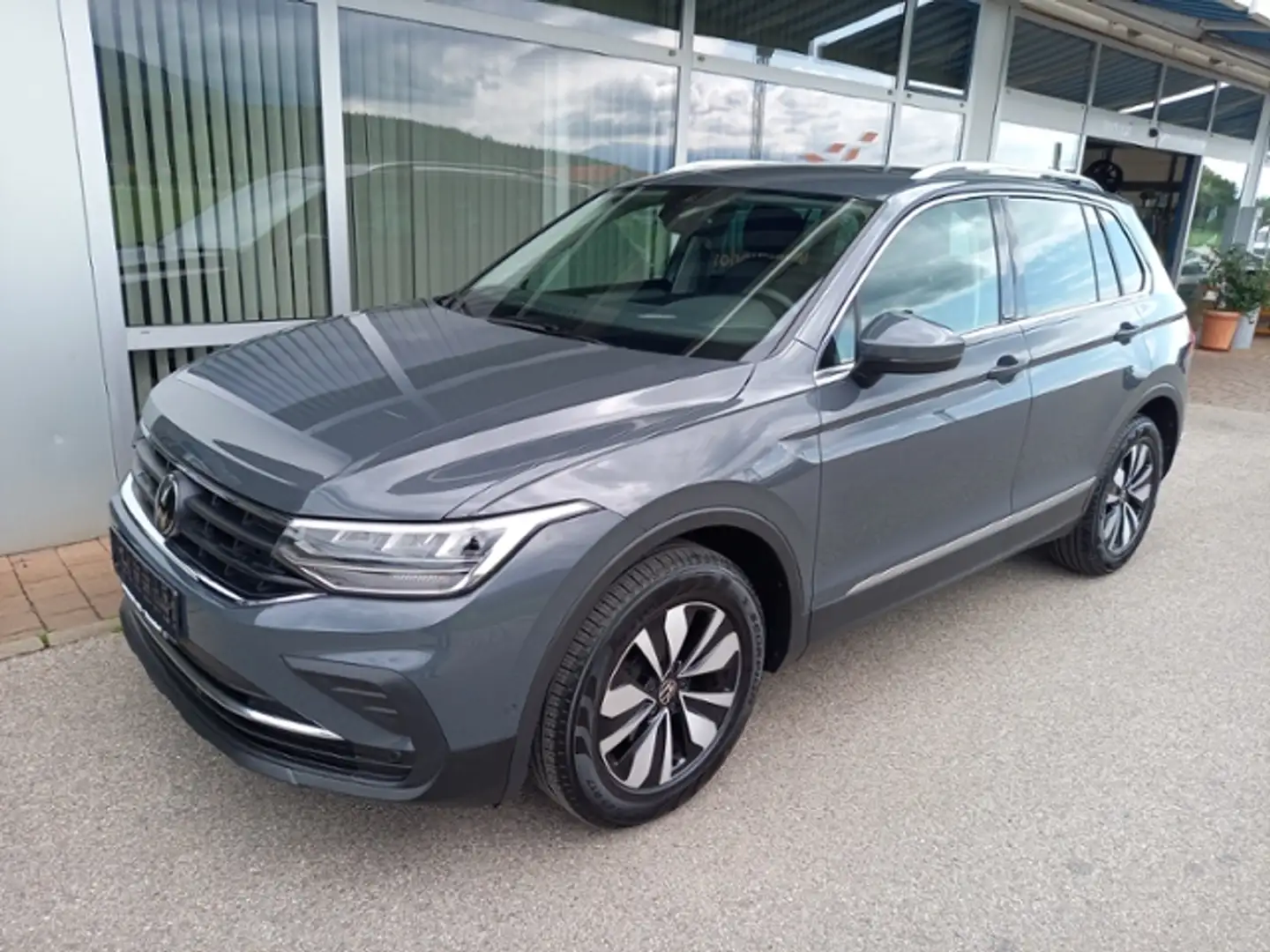Volkswagen Tiguan Move RFK ACC NAVI SHZ CLIMATRONIC Grau - 2
