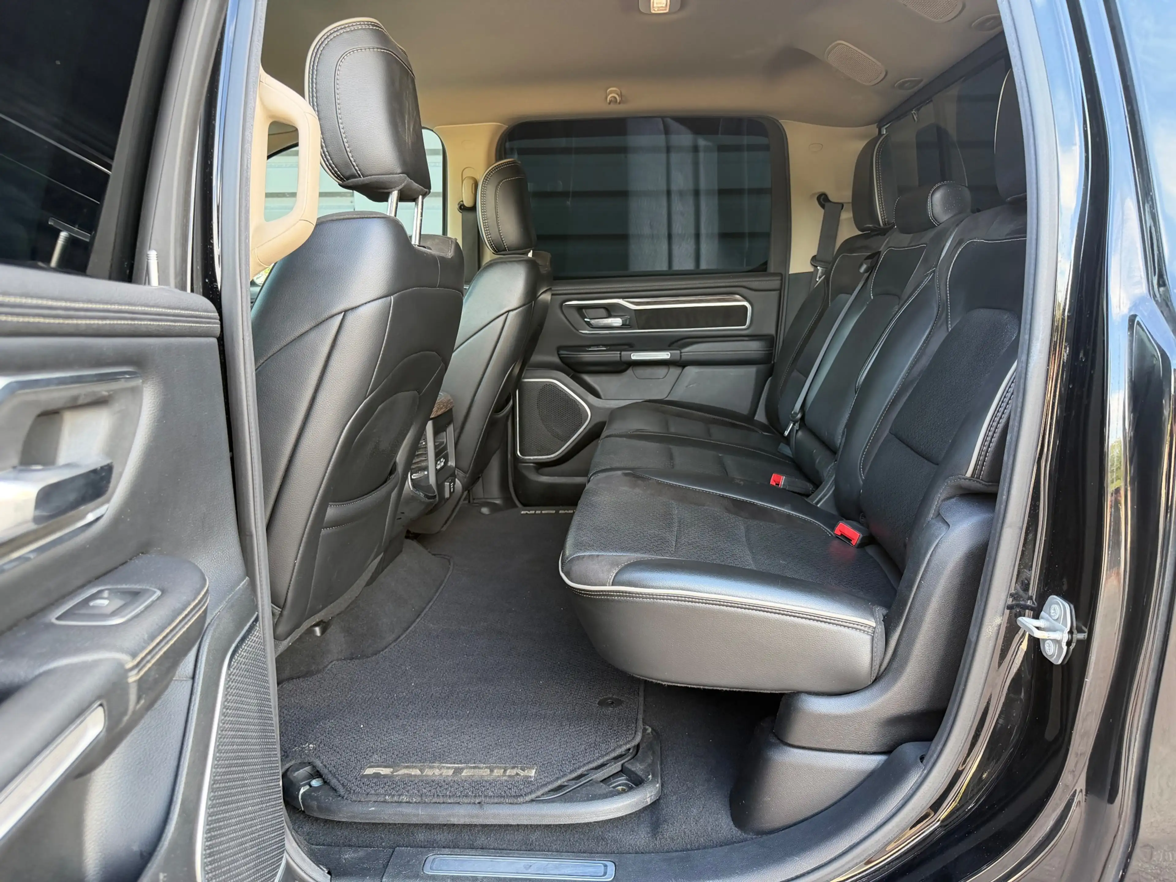 Dodge RAM 1500 5.7 V8 4x4 Crew Cab Laramie MARGE!! KOOPJE!! — photo 13