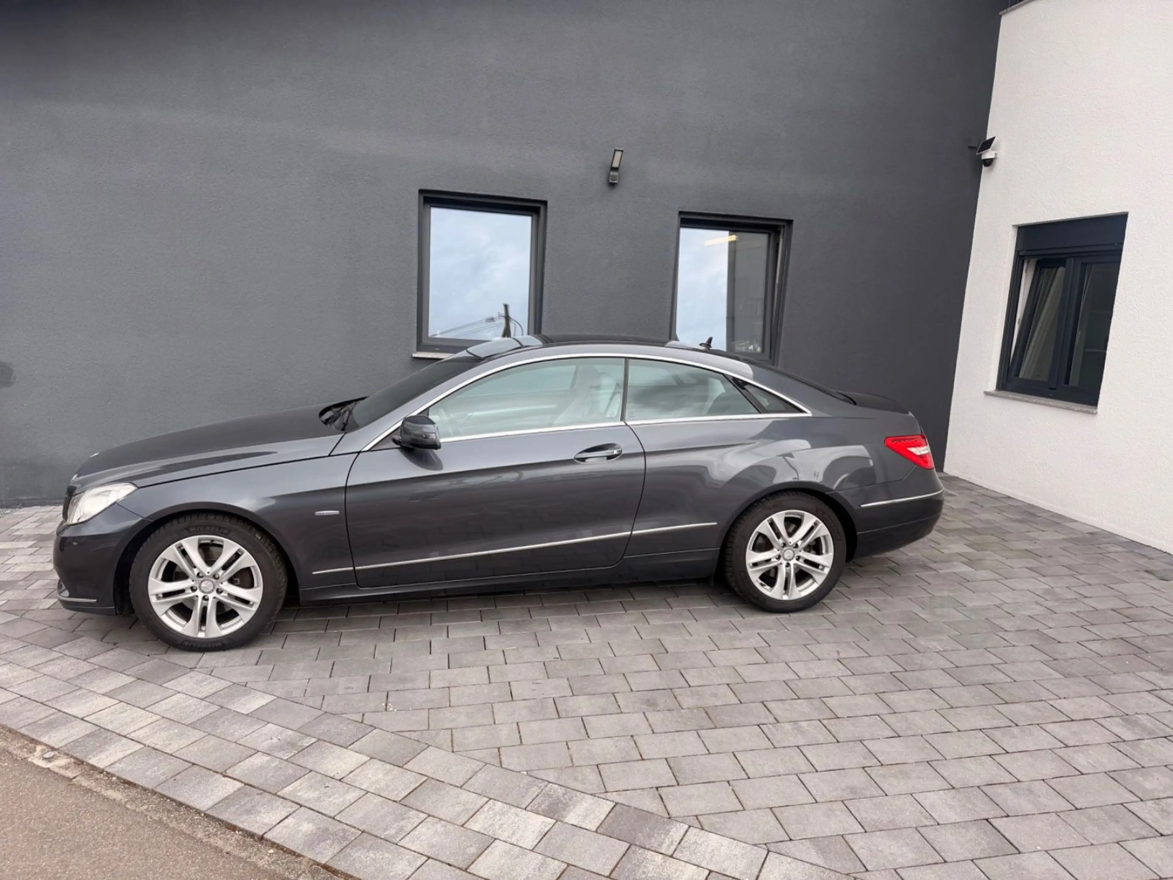 Mercedes-Benz E 350 CDI w207 Coupe Avantgarde — photo 5