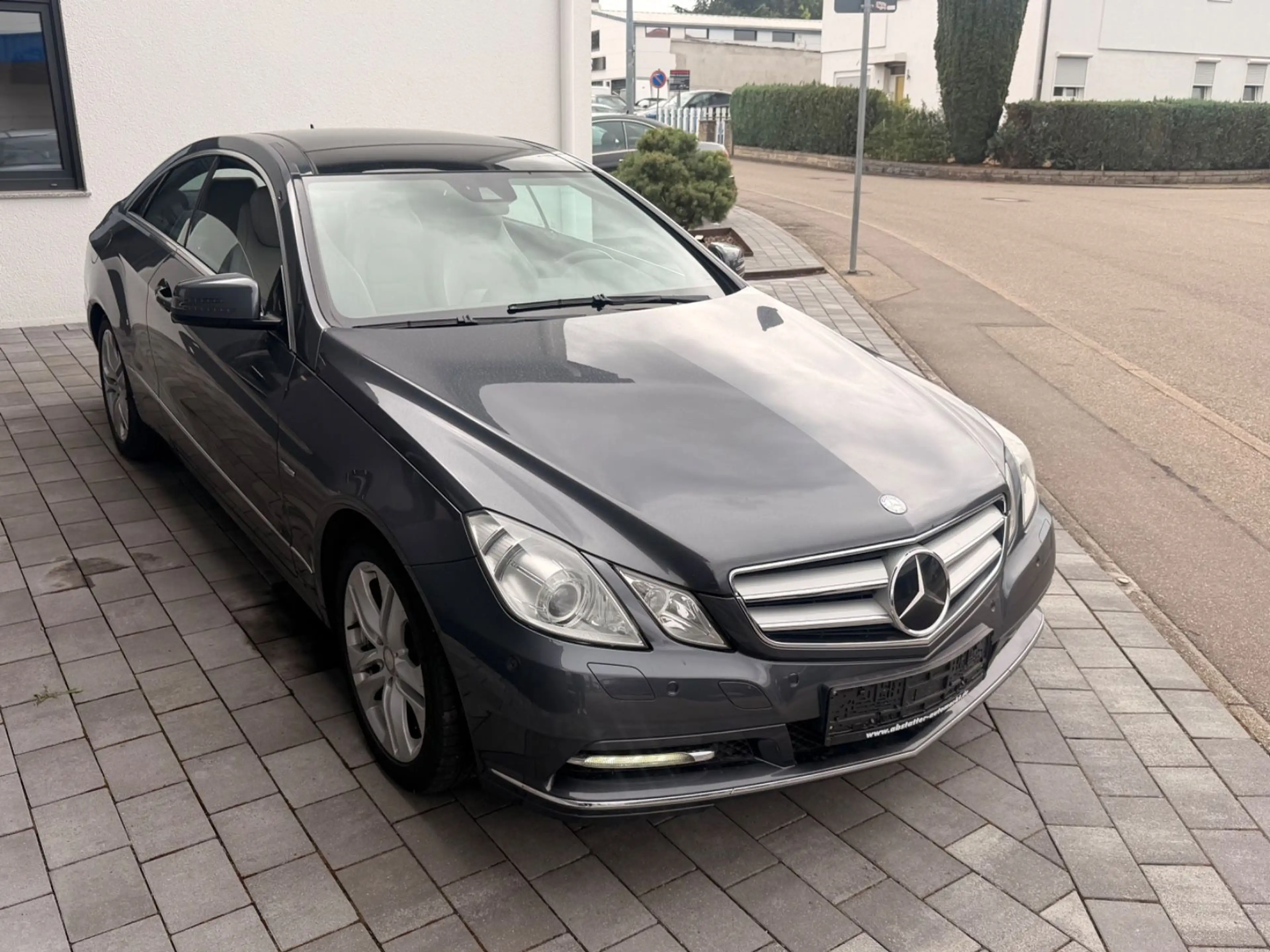 Mercedes-Benz E 350 CDI w207 Coupe Avantgarde — photo 3