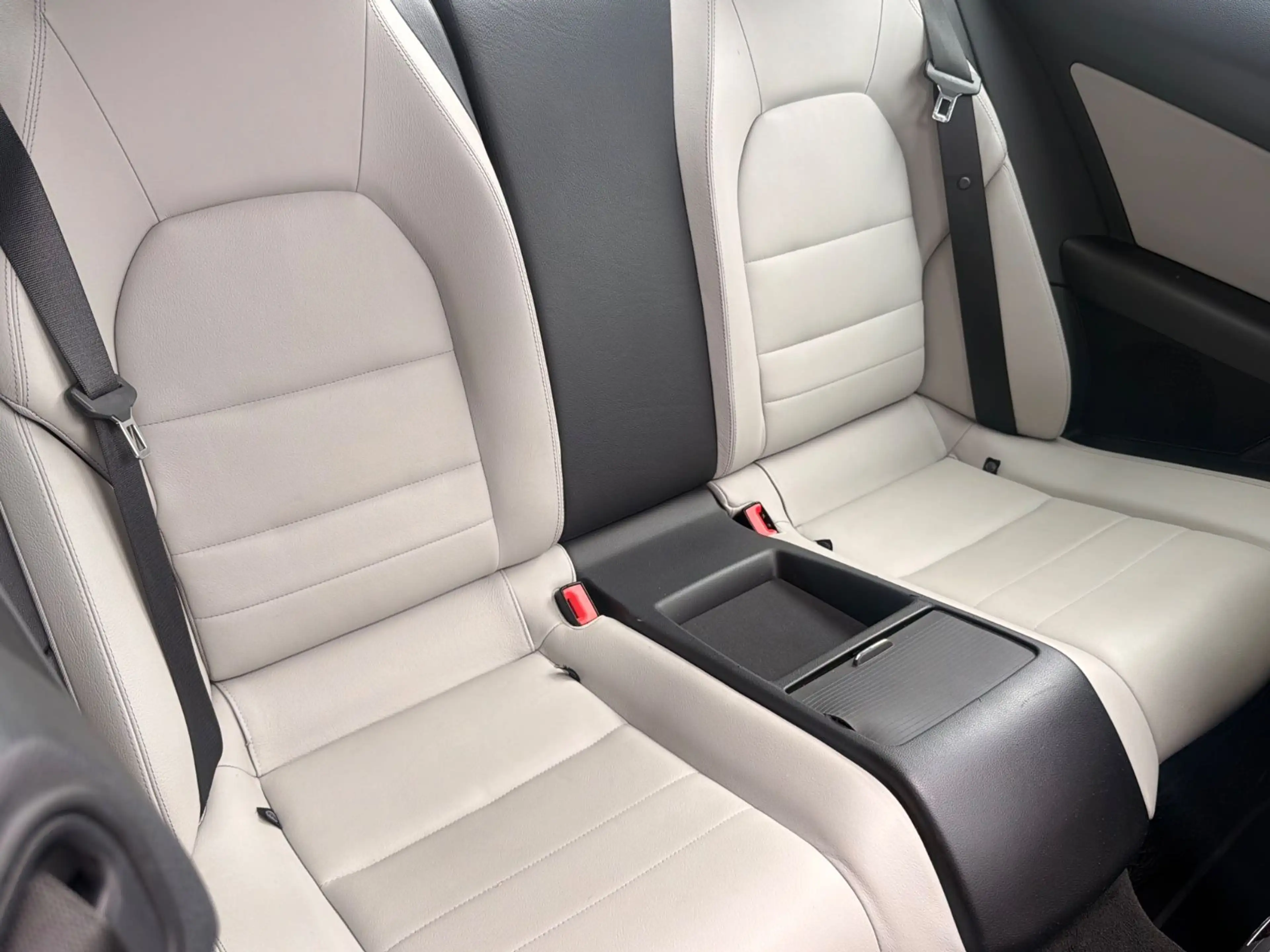 Mercedes-Benz E 350 CDI w207 Coupe Avantgarde — photo 13
