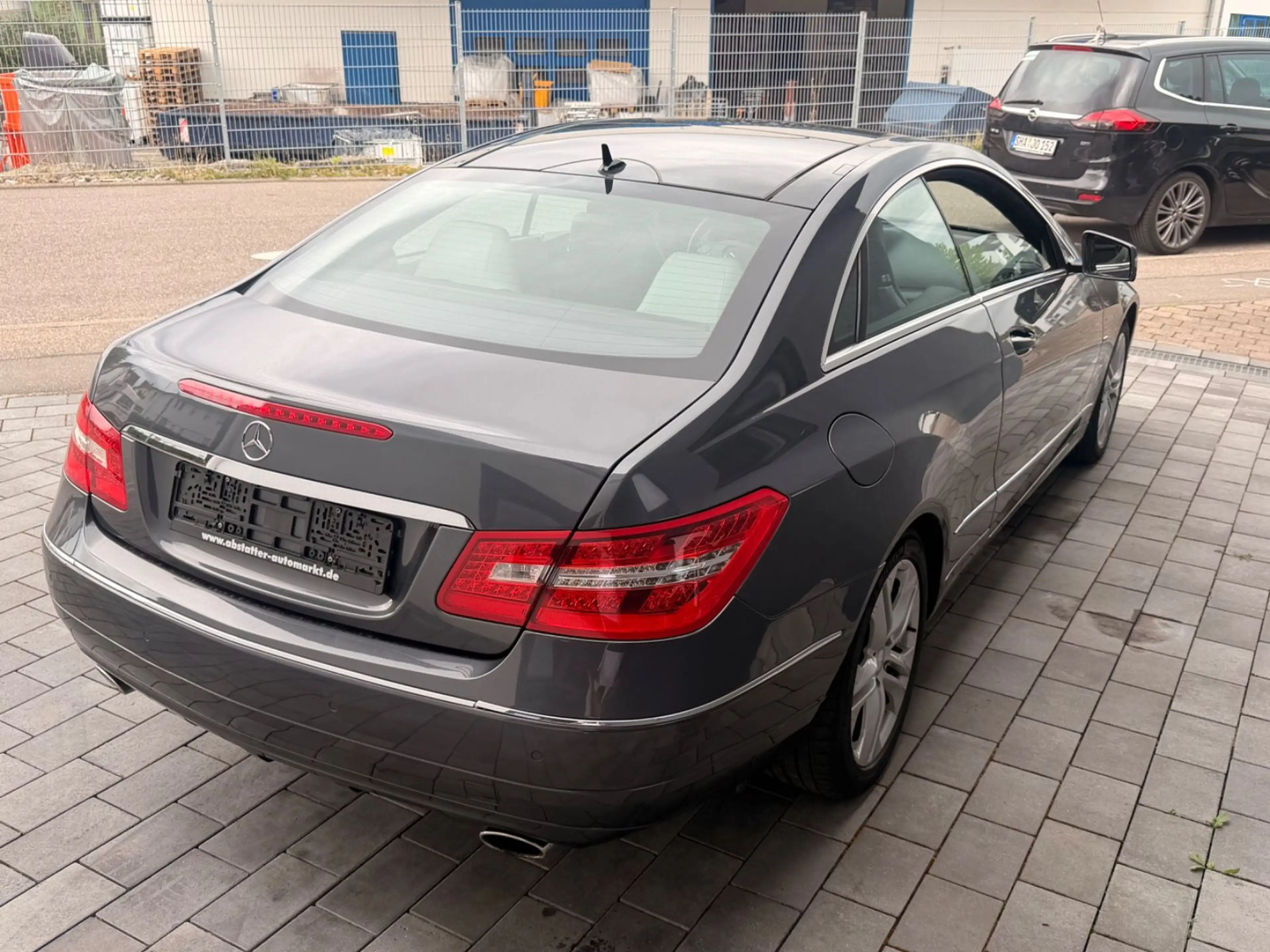 Mercedes-Benz E 350 CDI w207 Coupe Avantgarde — photo 4