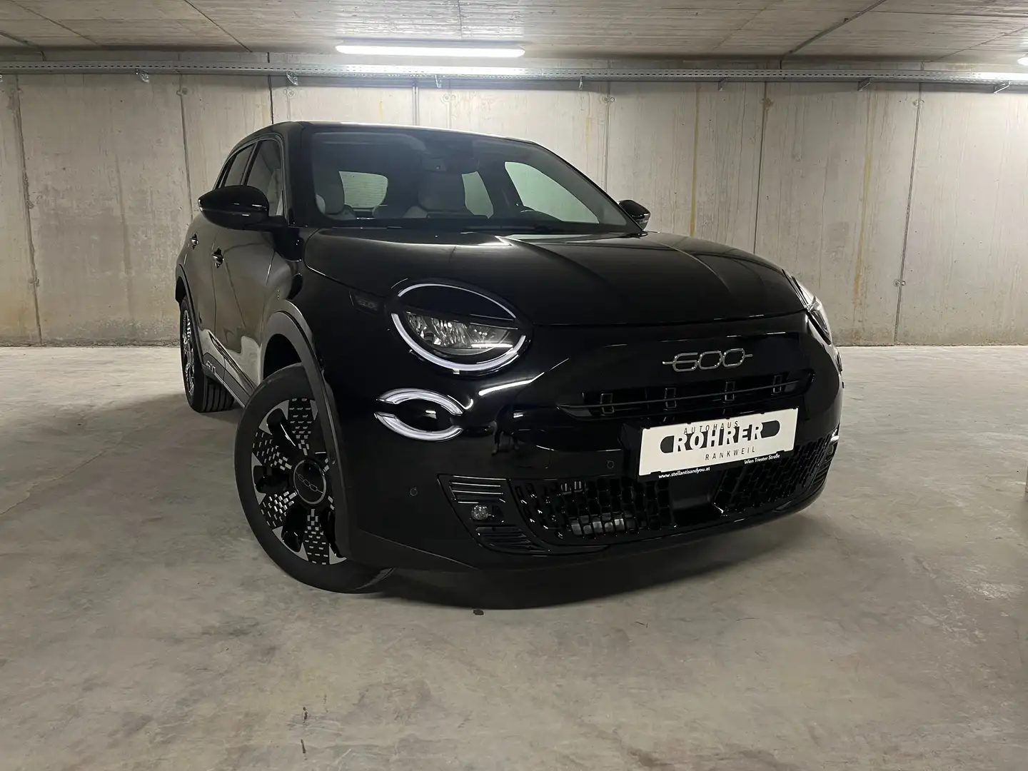 Fiat 600 Hybrid 100 6-Gang eDCT La Prima Schwarz - 1