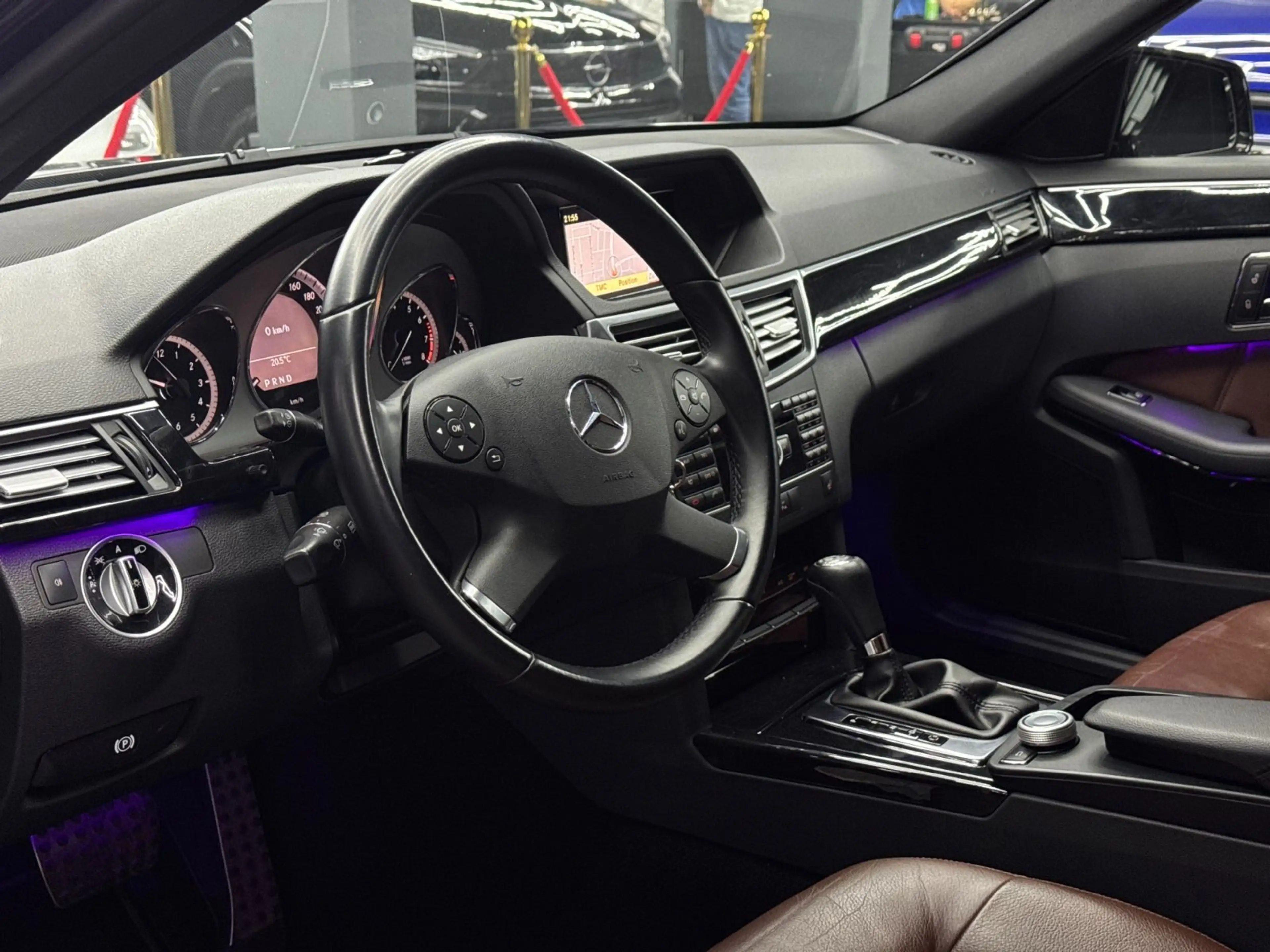 Mercedes-Benz E 200 Limousine CGI Ambiente Leder Xenon — photo 13