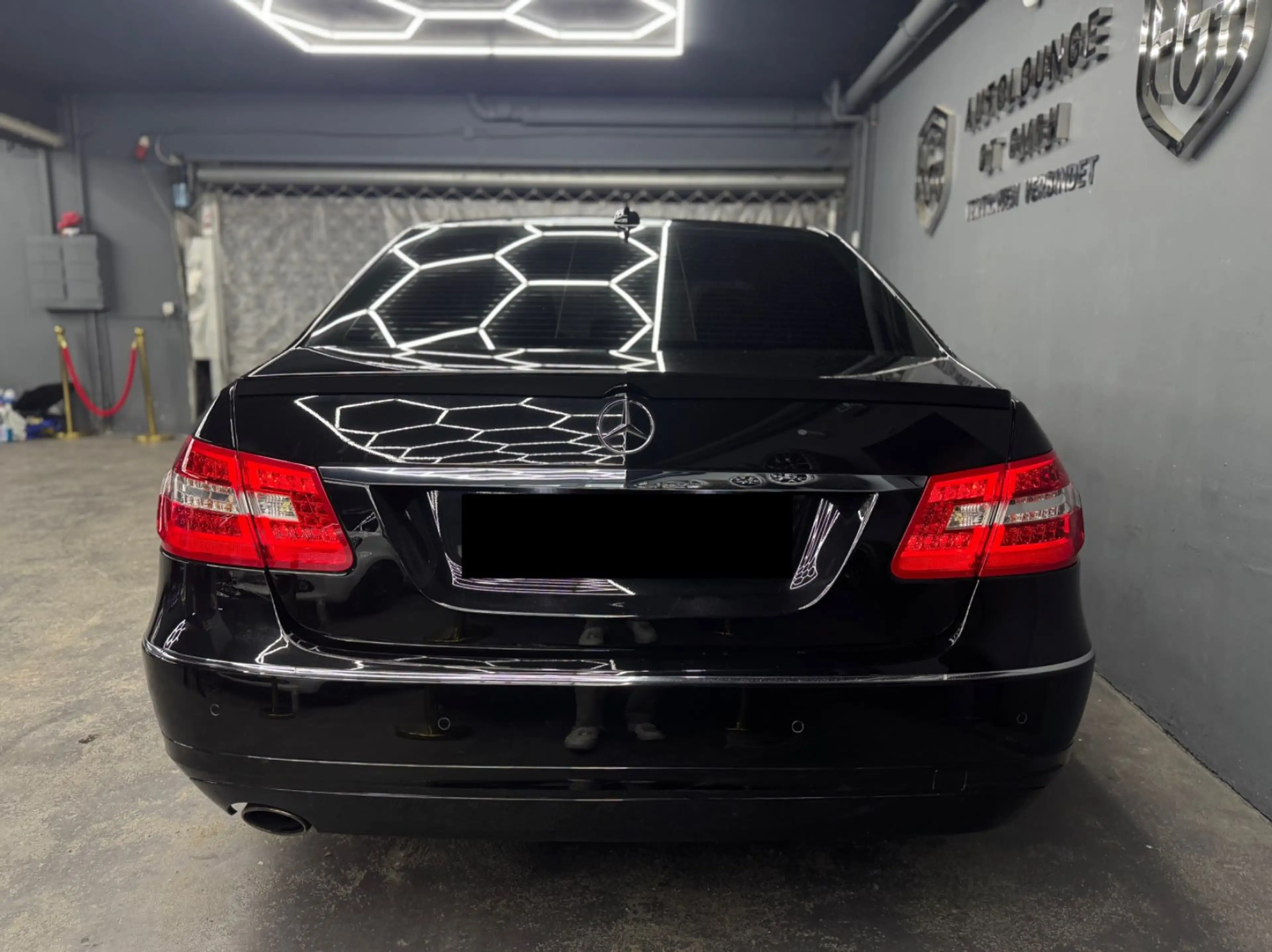 Mercedes-Benz E 200 Limousine CGI Ambiente Leder Xenon — photo 4