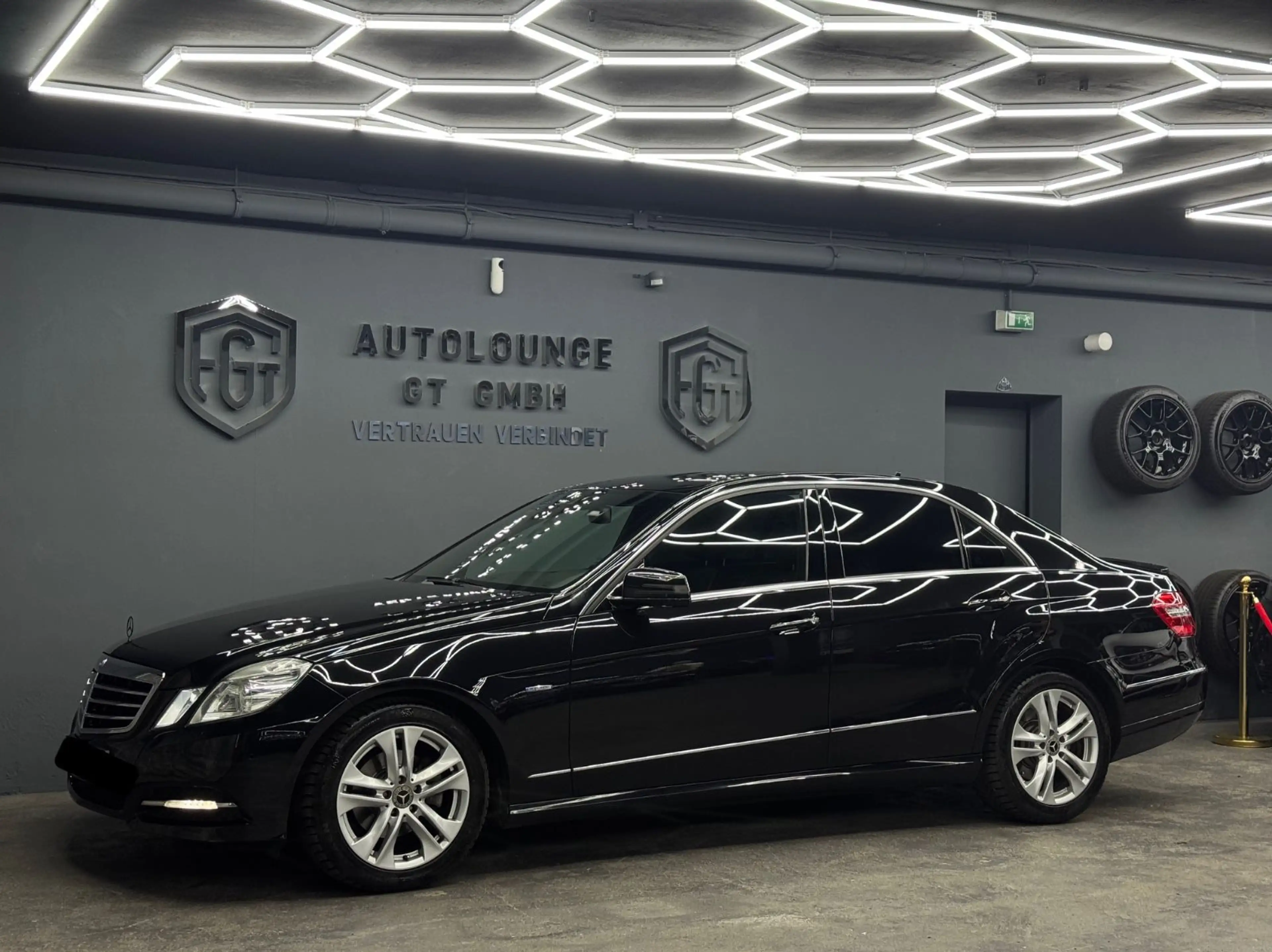 Mercedes-Benz E 200 Limousine CGI Ambiente Leder Xenon