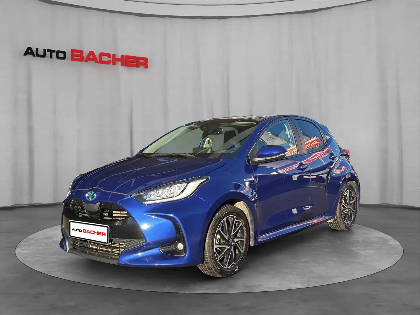 Toyota Yaris 1,5 Hybrid Design Blau - 1
