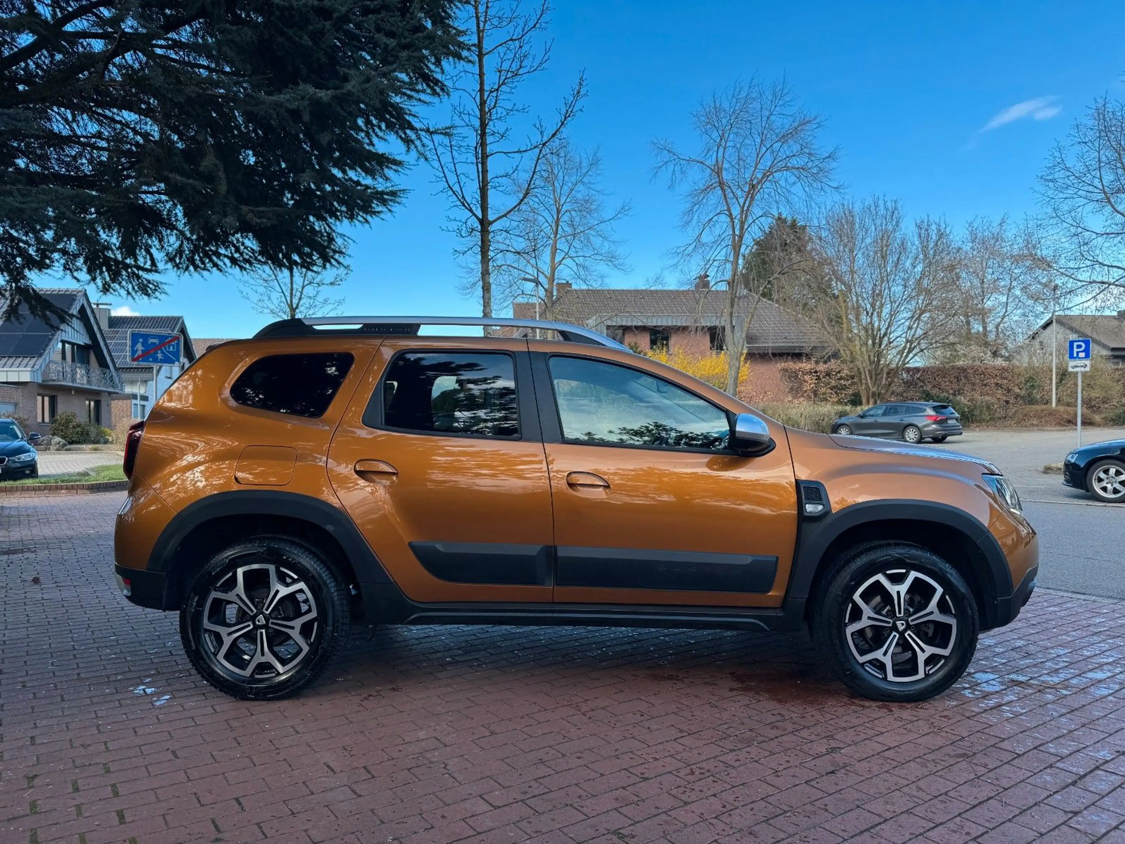 Dacia Duster II Prestige|LED|AHK|Kam|Navi|Apple/And! — photo 9