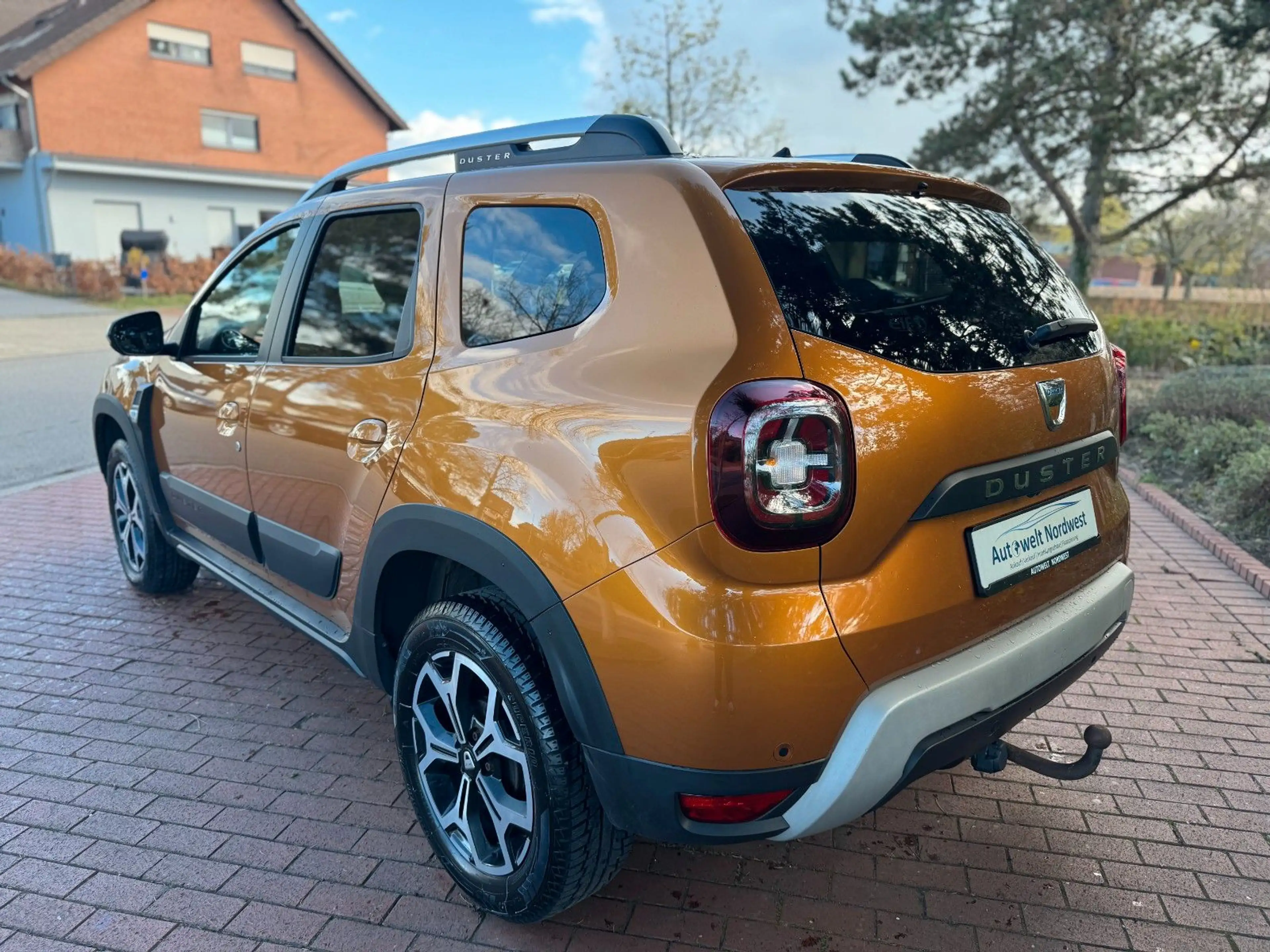 Dacia Duster II Prestige|LED|AHK|Kam|Navi|Apple/And! — photo 4