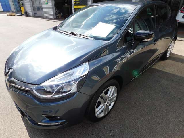 Imagine Renault Clio IV 1.2 16V 75 Limited