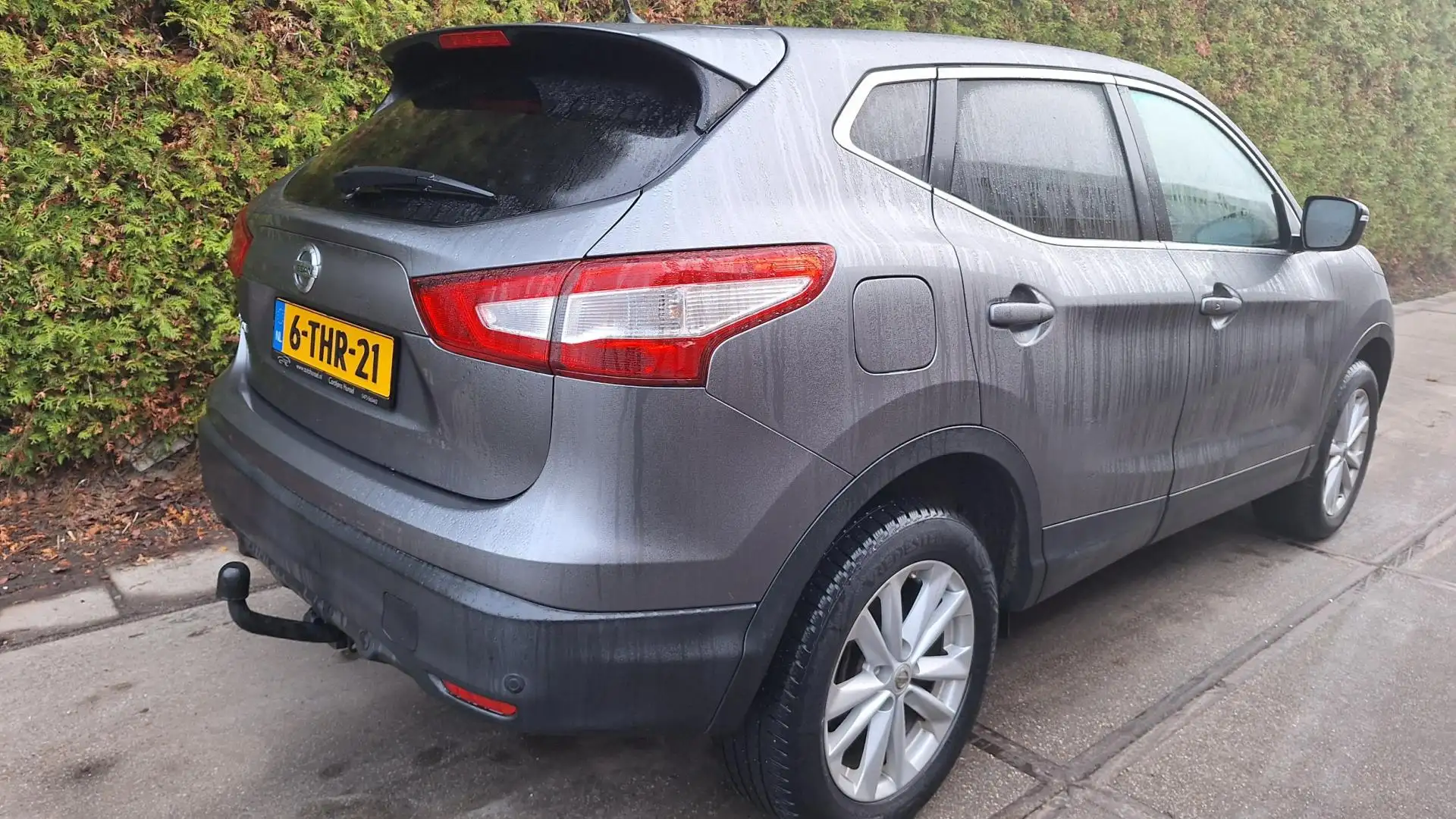 Nissan Qashqai 1.2 Connect Edition Grau - 2
