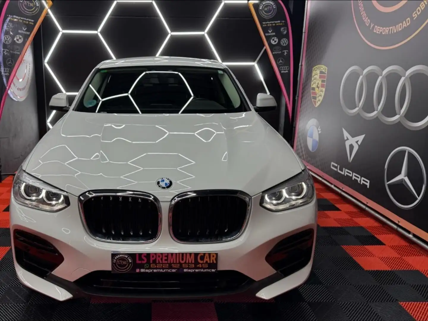 BMW X4 xDrive 20dA Weiß - 2