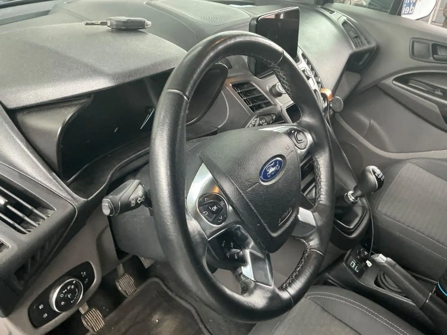 Ford Tourneo Connect 1.5TDCi Auto-S&S Trend 120 Azul - 2