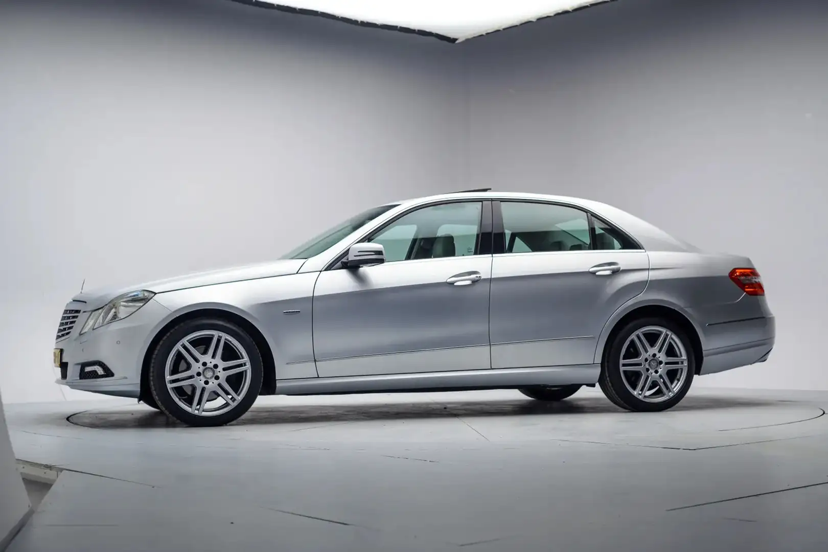 Mercedes-Benz E 350 CGI Elegance [Schuifdak Leder Trekhaak Gris - 2