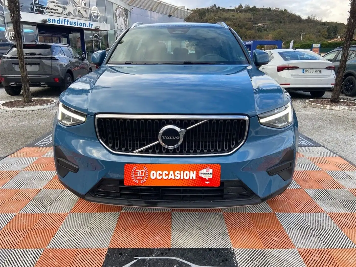 Volvo XC40 2.0 MHEV 163 BVA CORE Caméra JA 18\u0026amp;quot; Hayon Blau - 2