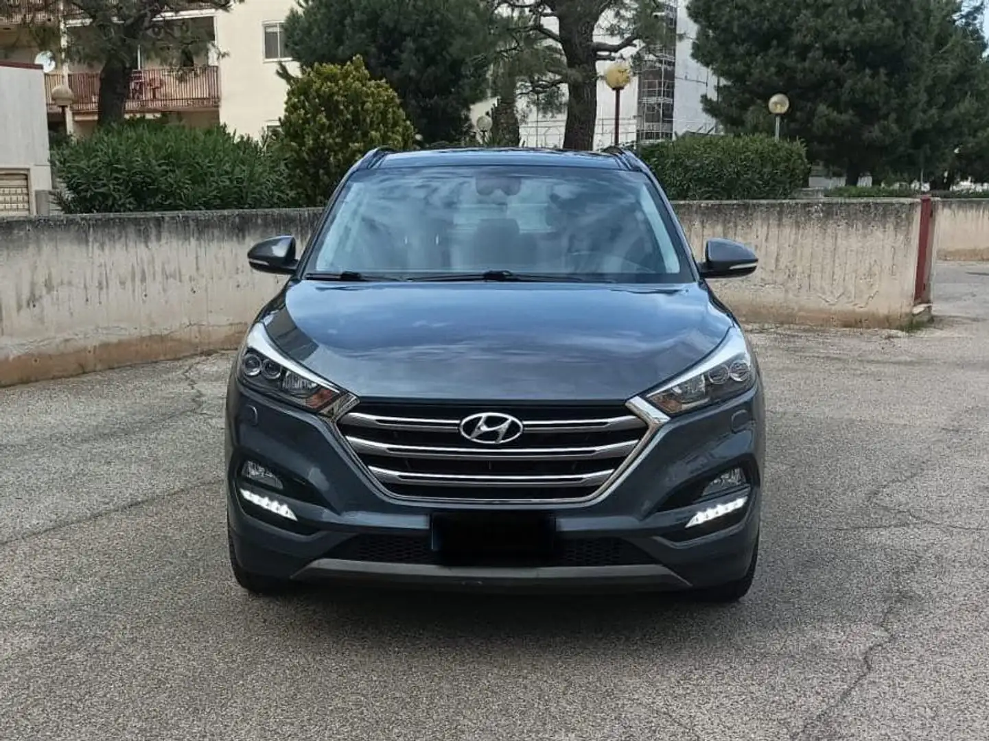Hyundai TUCSON Tucson 1.7 crdi Xpossible 2wd 141cv dct Gris - 2