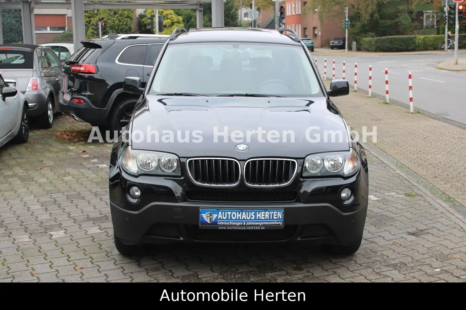 BMW X3 2.0i*4X4*KLIMATRONIC*SHZ*AHK* Schwarz - 2
