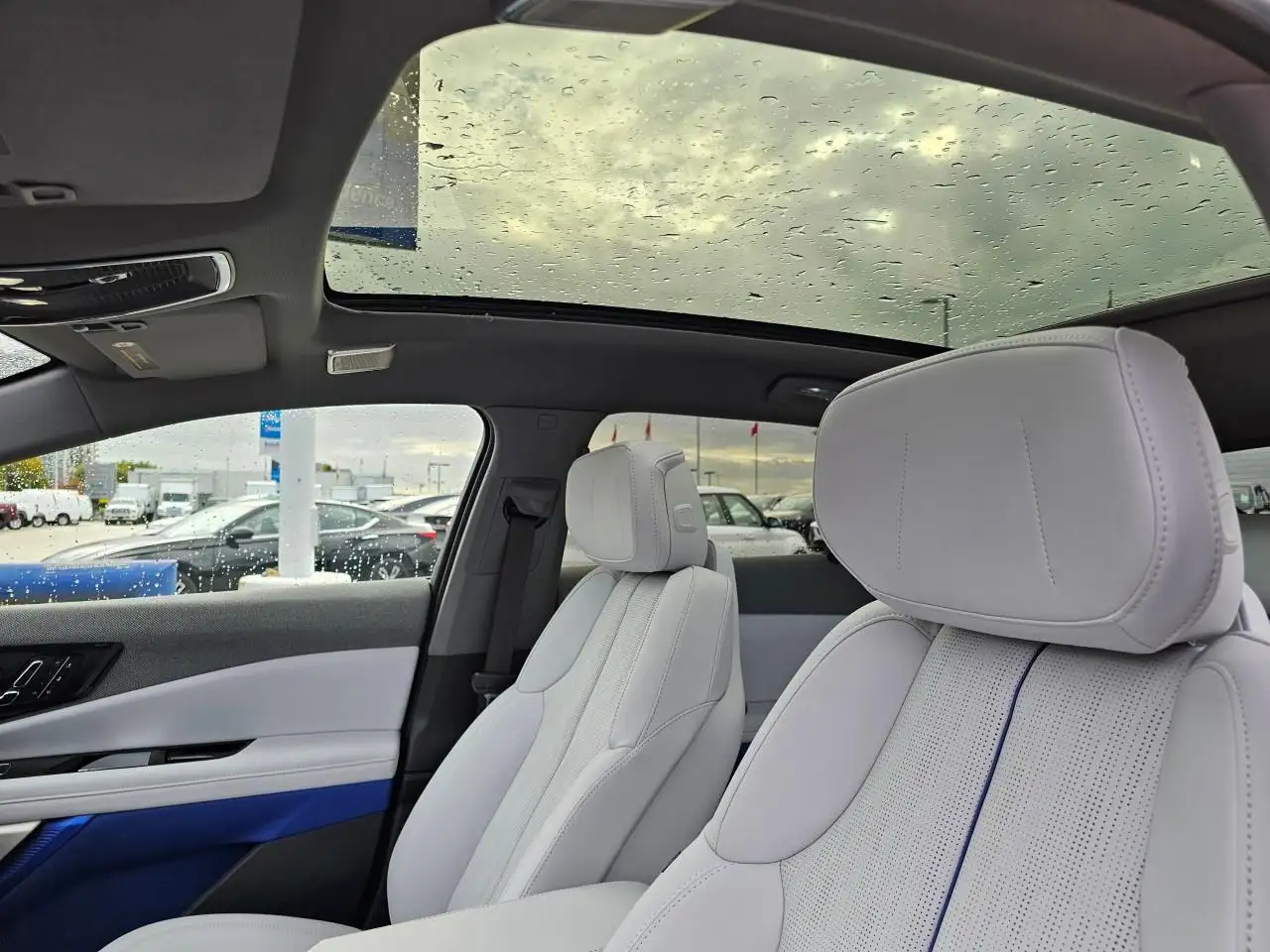 Cadillac Optiq снимка Cadillac Optiq