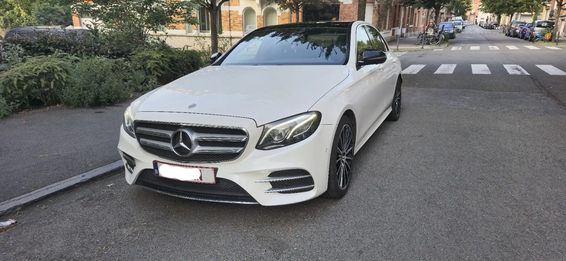 Mercedes-Benz E 200 d 9G-TRONIC AMG Line - 1