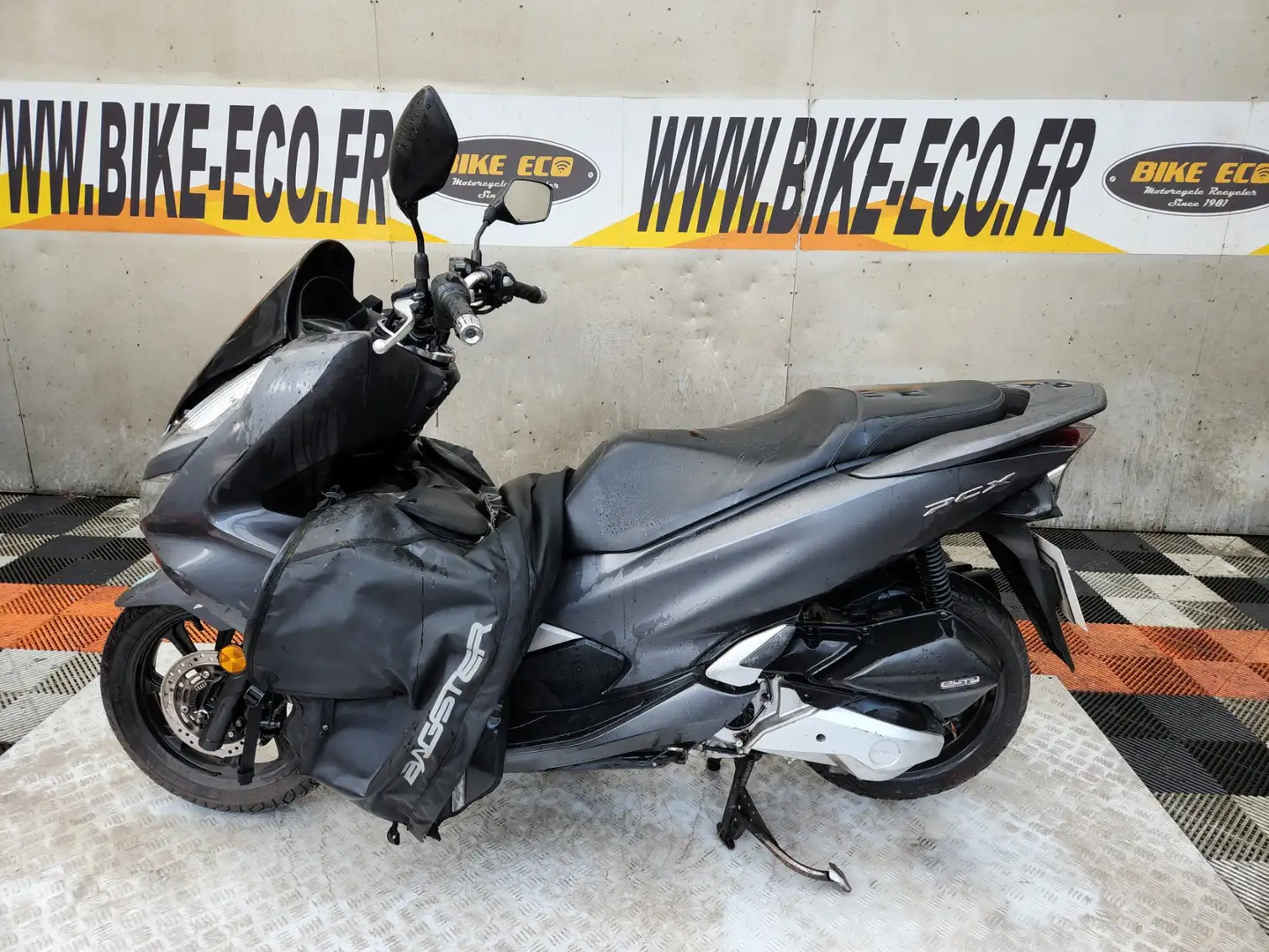 Honda PCX 125 Gris - 2