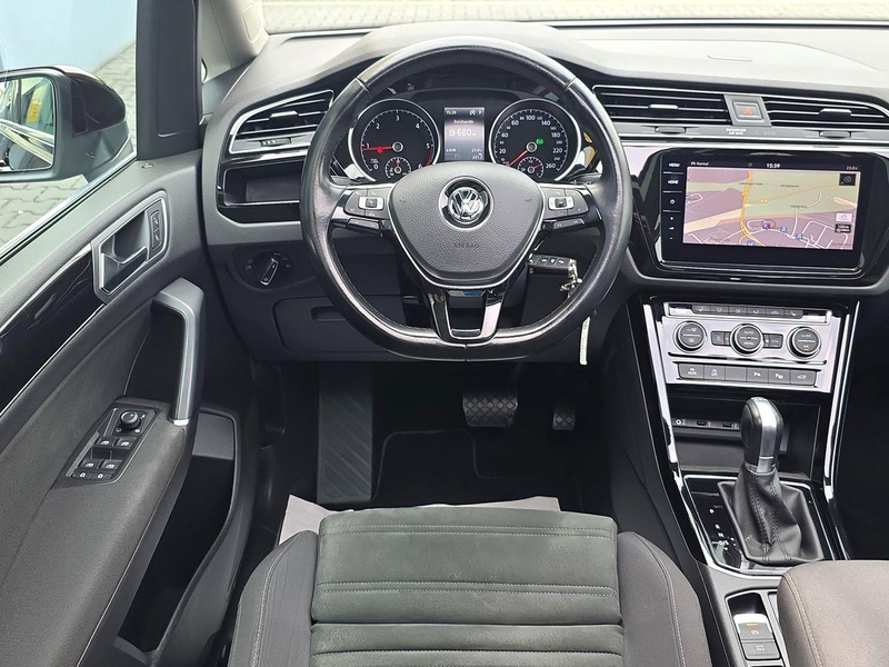 Volkswagen Touran TDI Highl DSG 7SITZ STNDHZ PANO AHK DCC ACC — photo 15