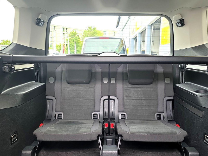 Volkswagen Touran TDI Highl DSG 7SITZ STNDHZ PANO AHK DCC ACC — photo 13