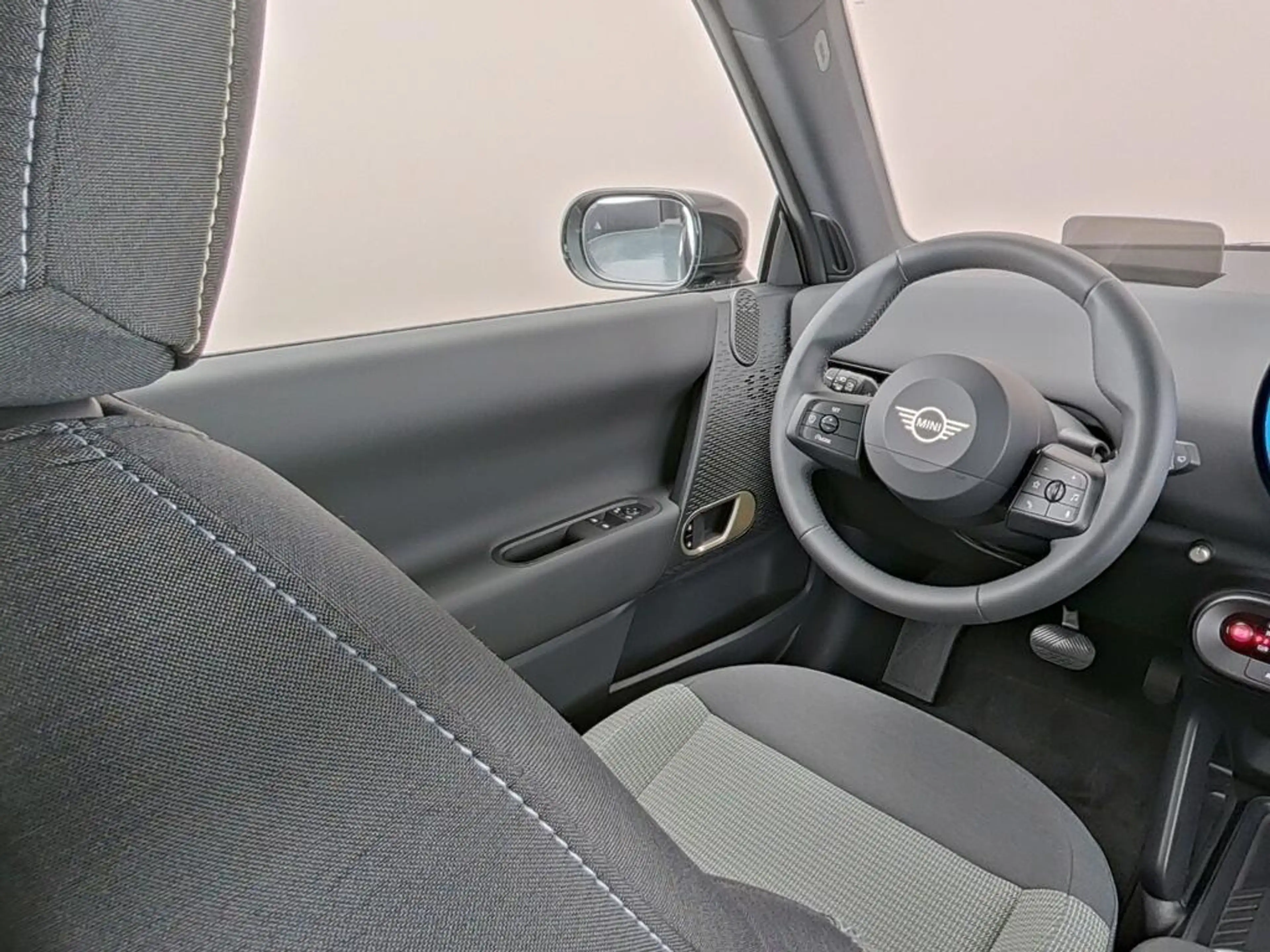 MINI Cooper E 3-Deurs Blackyard 40.7 kWh — photo 4