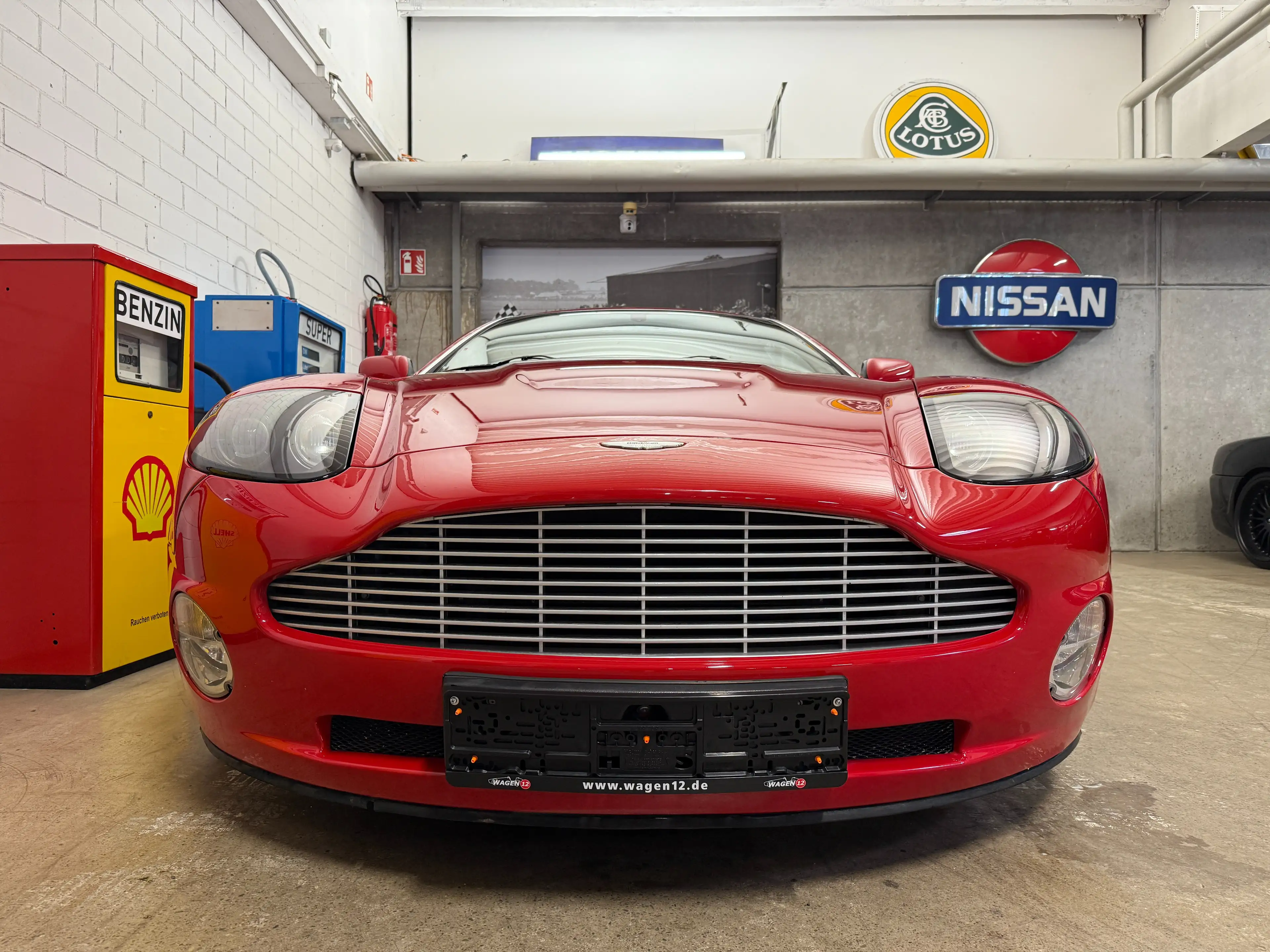 Aston Martin Vanquish Vanquish V12 — photo 3