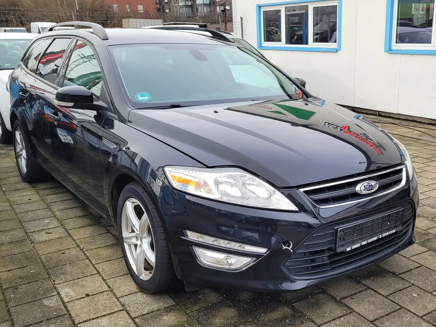 Ford Mondeo Negro - 1