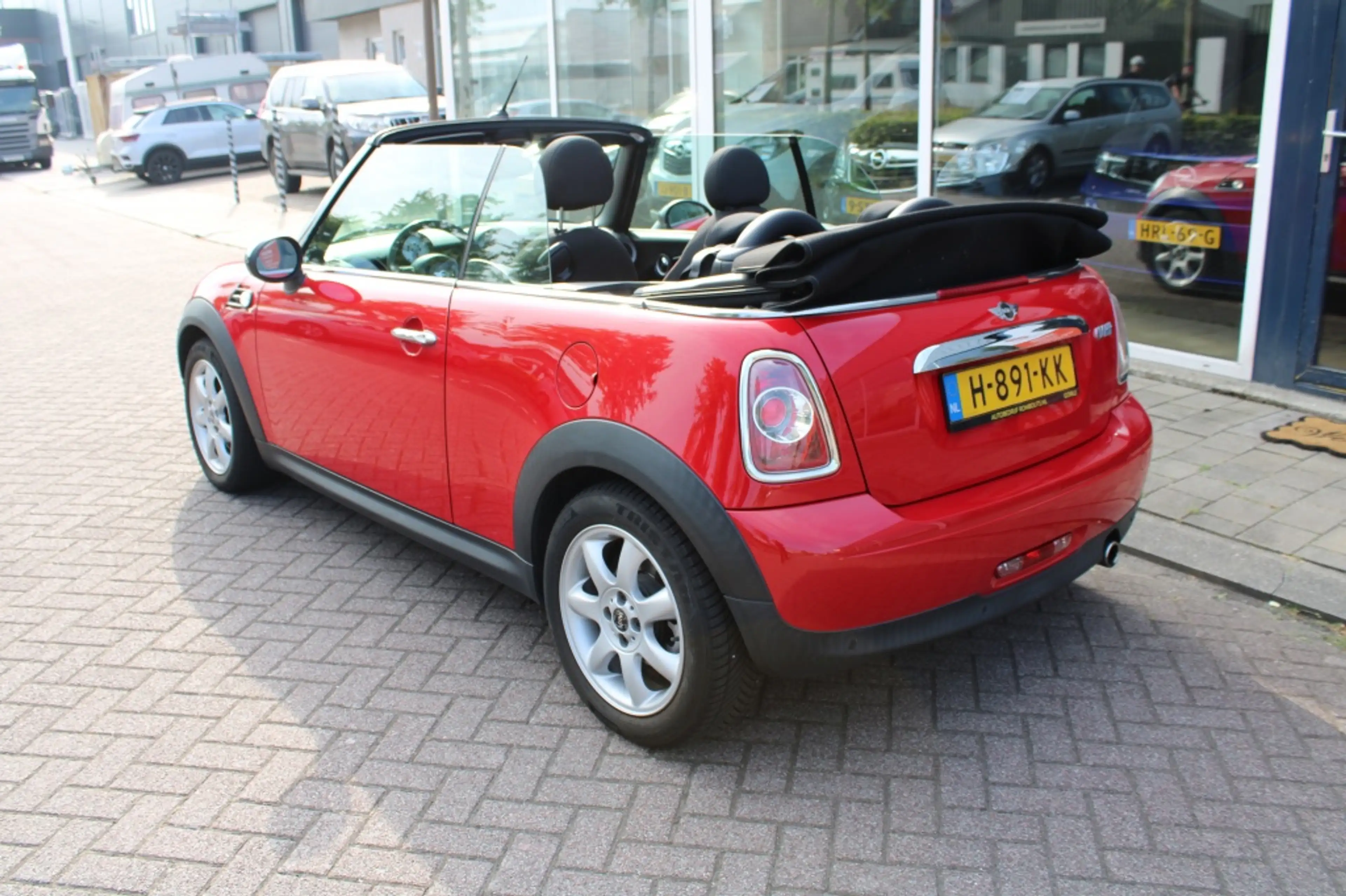 MINI Cooper Cabrio 1.6 Chili — photo 3