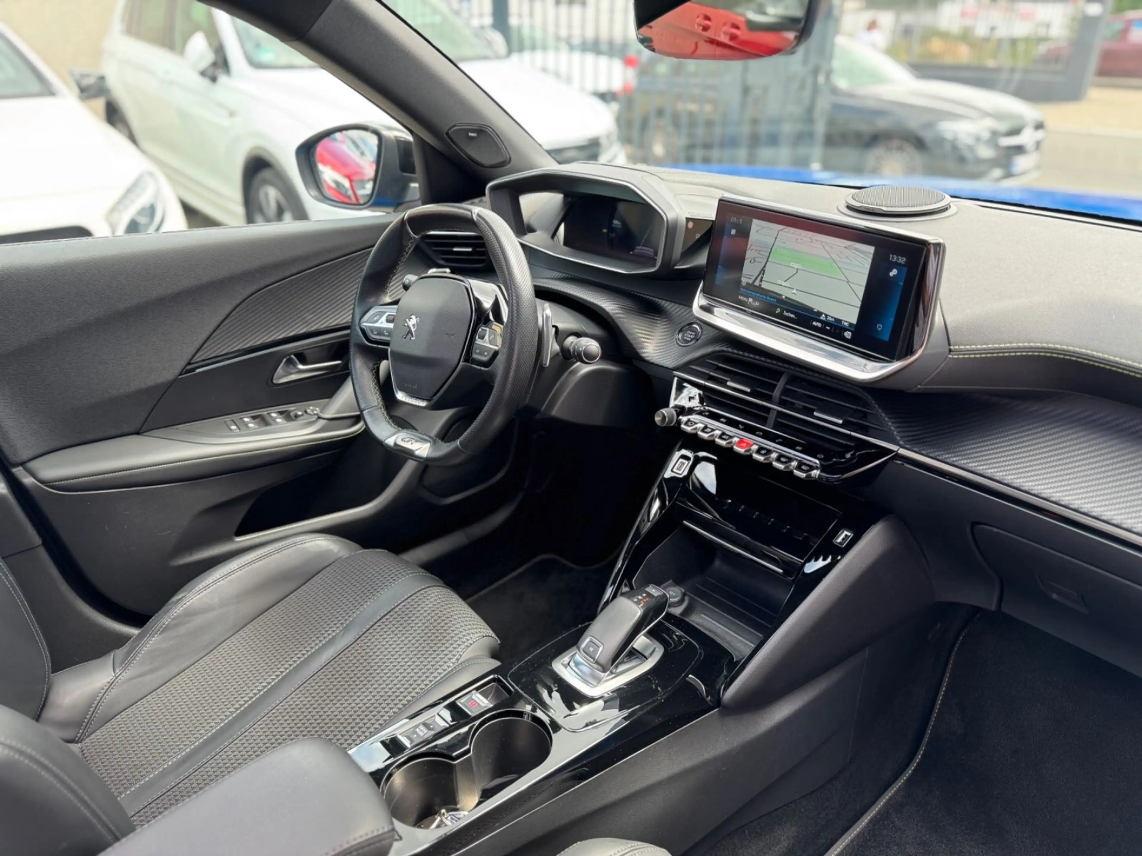 Peugeot 2008 GT 1.5 Blue HDI LED ACC GARANTIE — photo 9