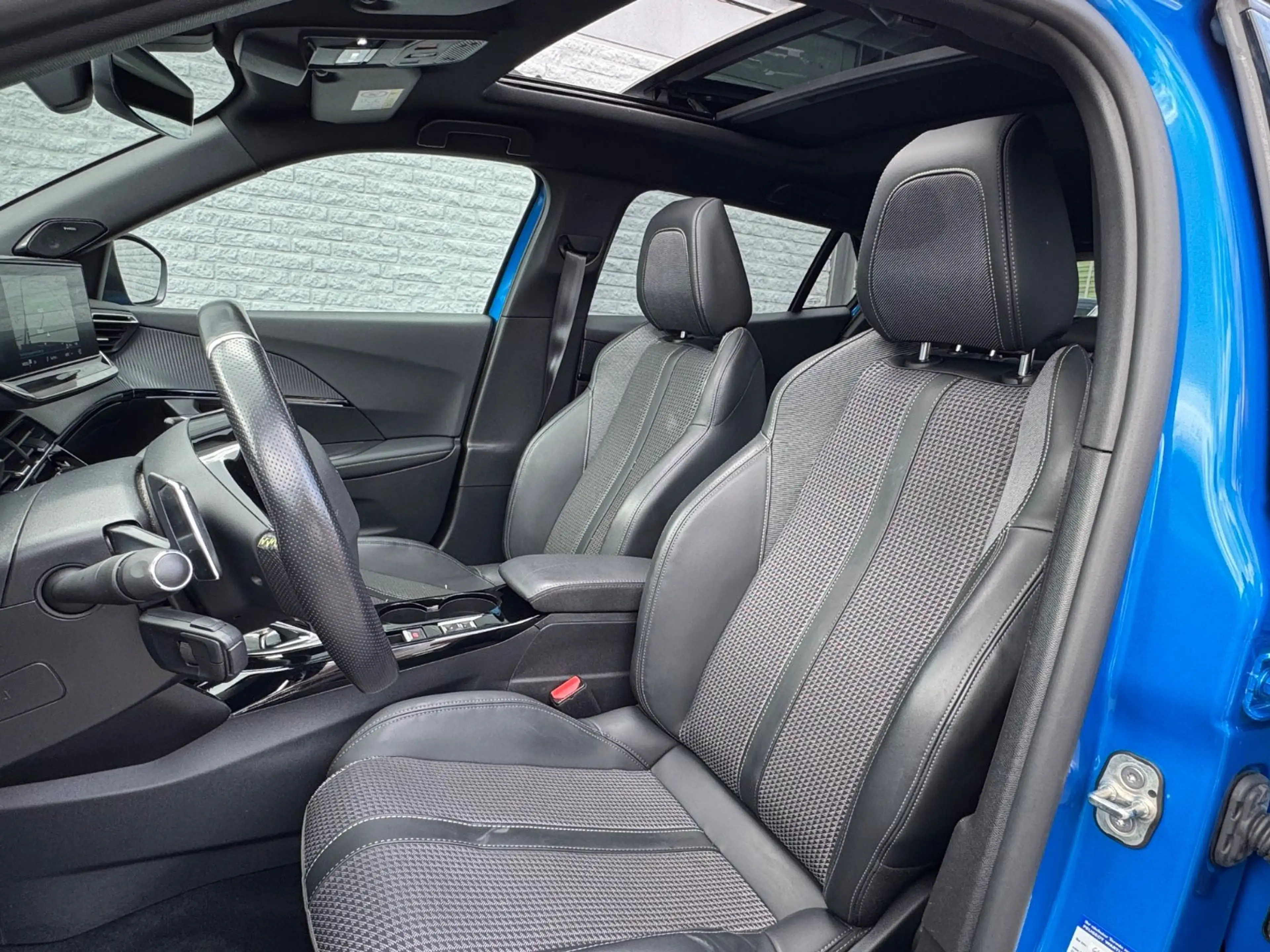 Peugeot 2008 GT 1.5 Blue HDI LED ACC GARANTIE — photo 12