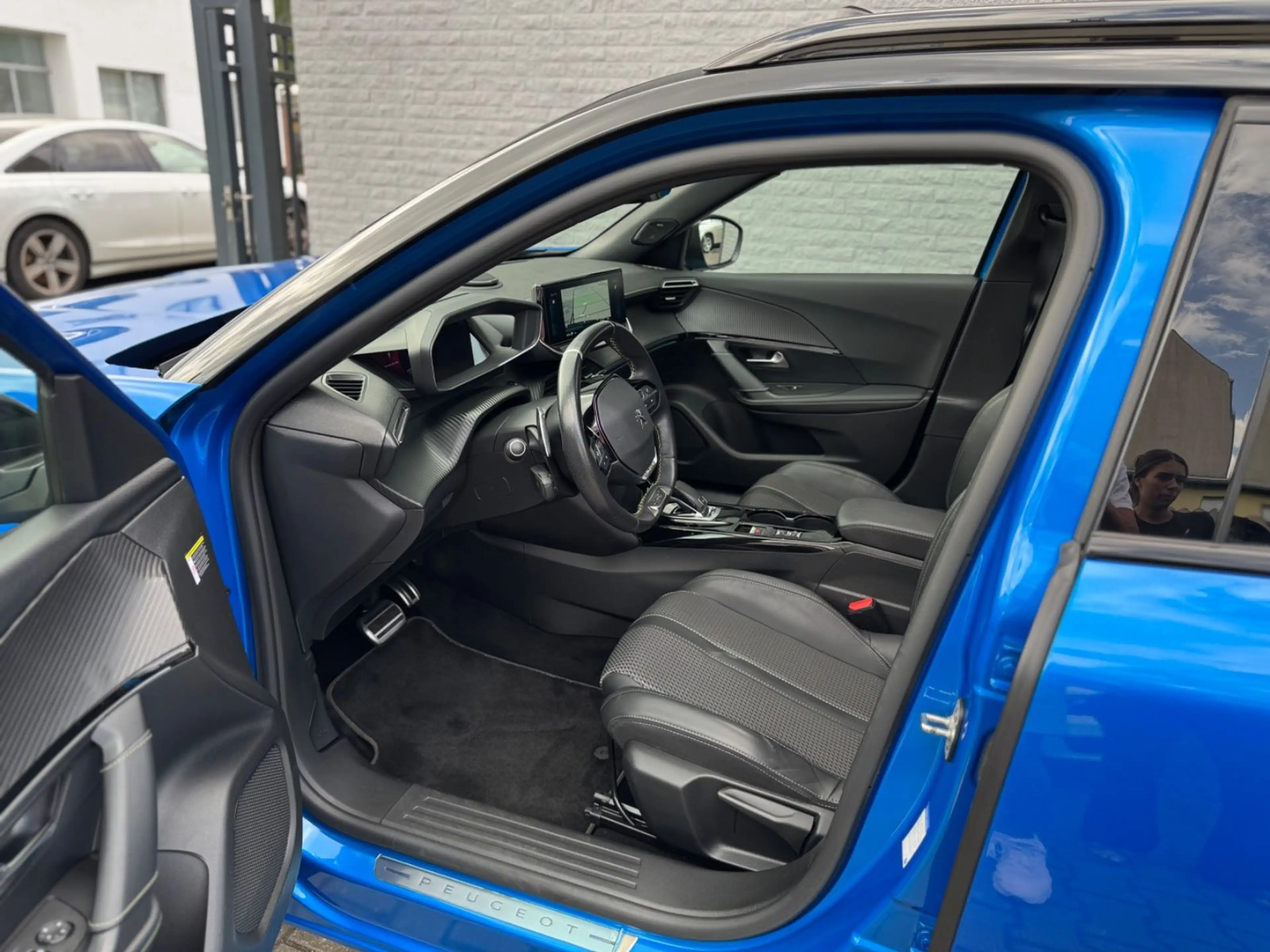 Peugeot 2008 GT 1.5 Blue HDI LED ACC GARANTIE — photo 6
