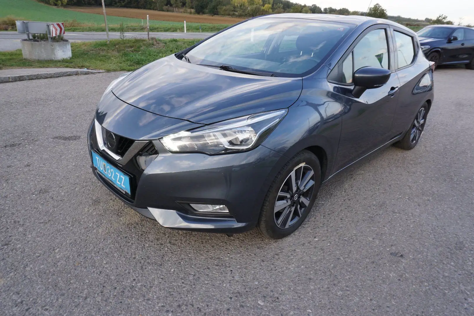 Nissan Micra 1.0 N-Way Grau - 2