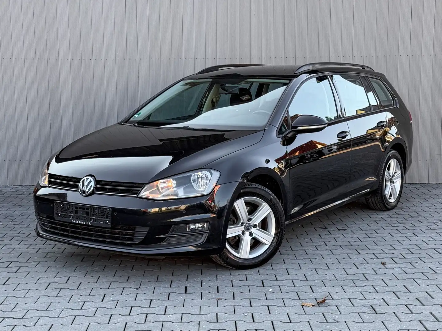 Volkswagen Golf VII 1.6 TDI|1.HAND|S-HEFT|TEMPO|SHZ|PDC|++ Schwarz - 1