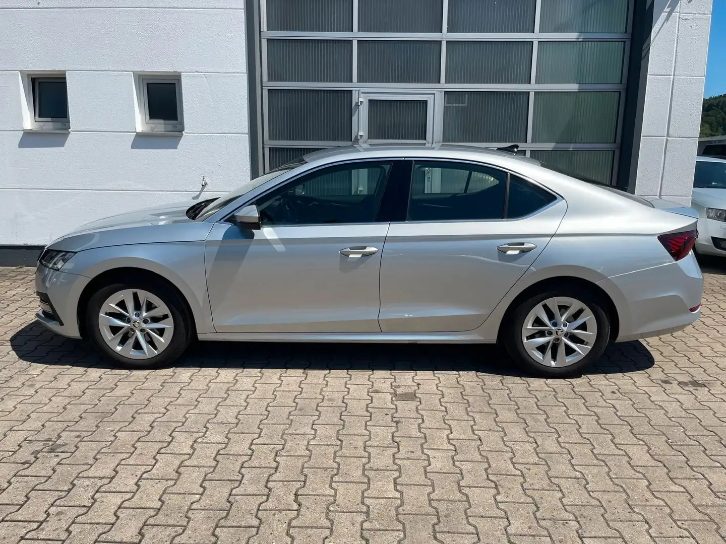 Skoda Octavia 2,0 TDI Limo Style/1.HD/MwSt/AHK/SHZ/LED Argent - 2