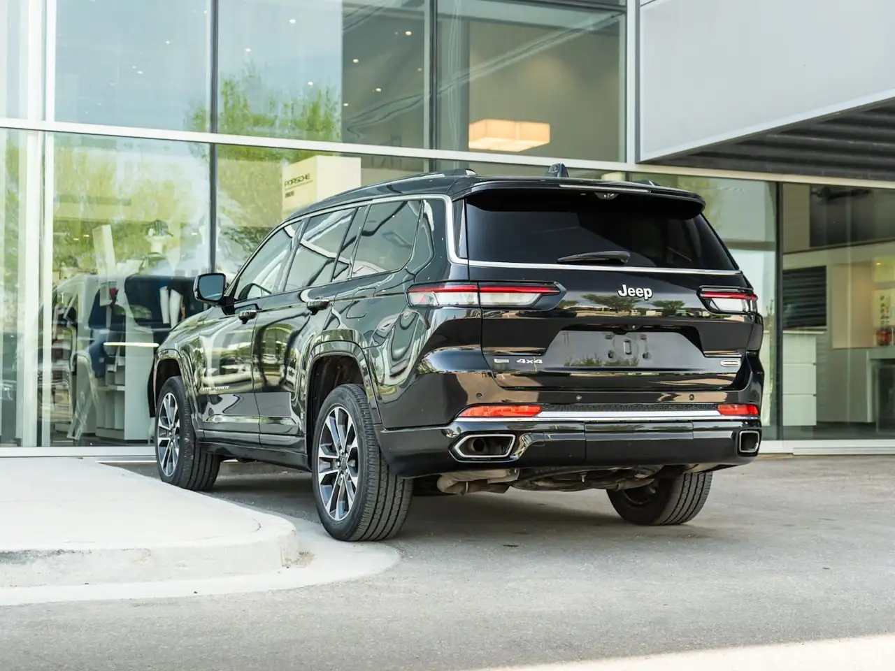Jeep Grand Cherokee снимка Jeep Grand Cherokee