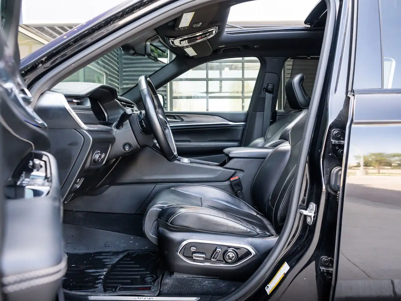 Jeep Grand Cherokee снимка Jeep Grand Cherokee