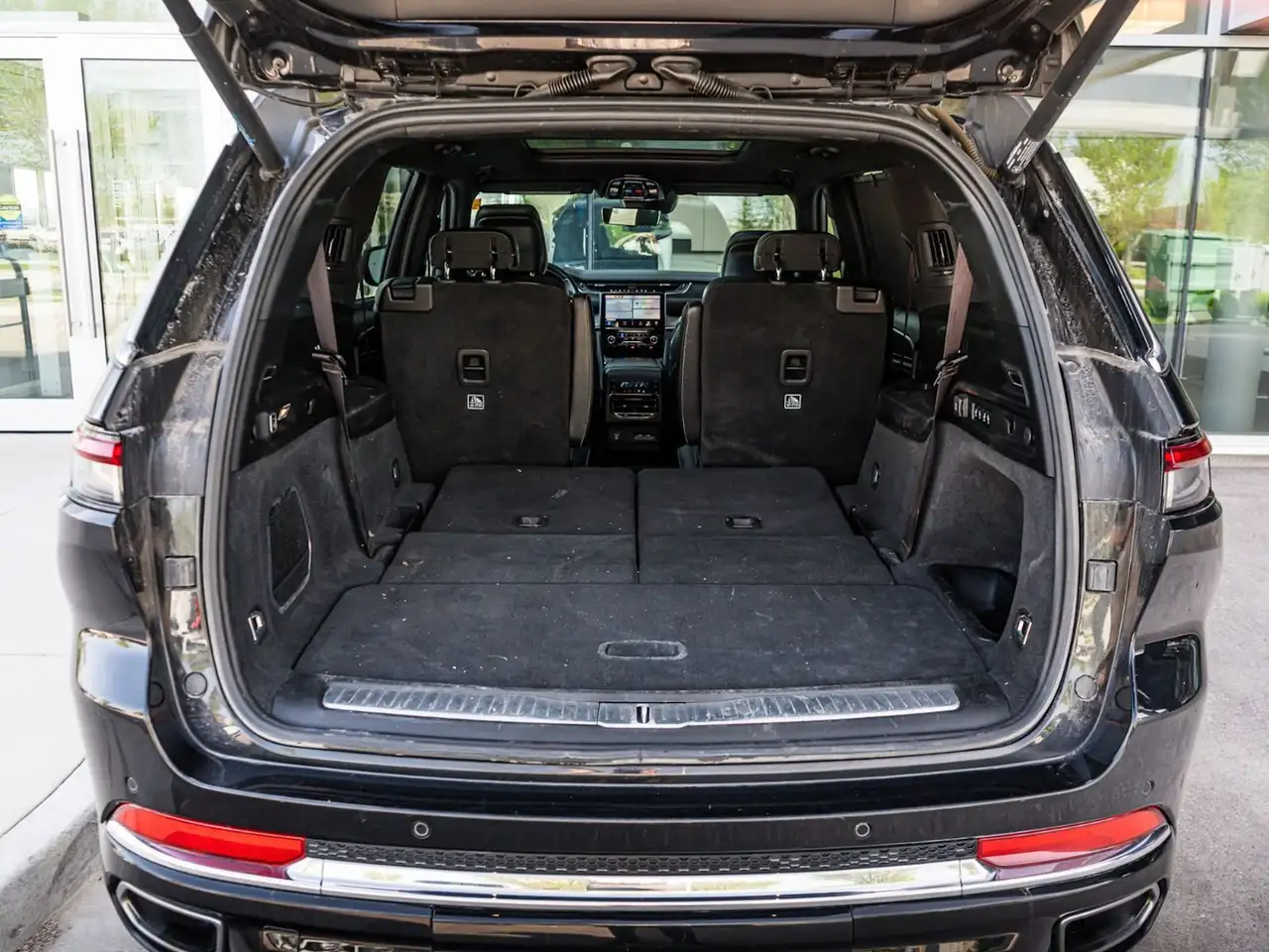 Jeep Grand Cherokee снимка Jeep Grand Cherokee